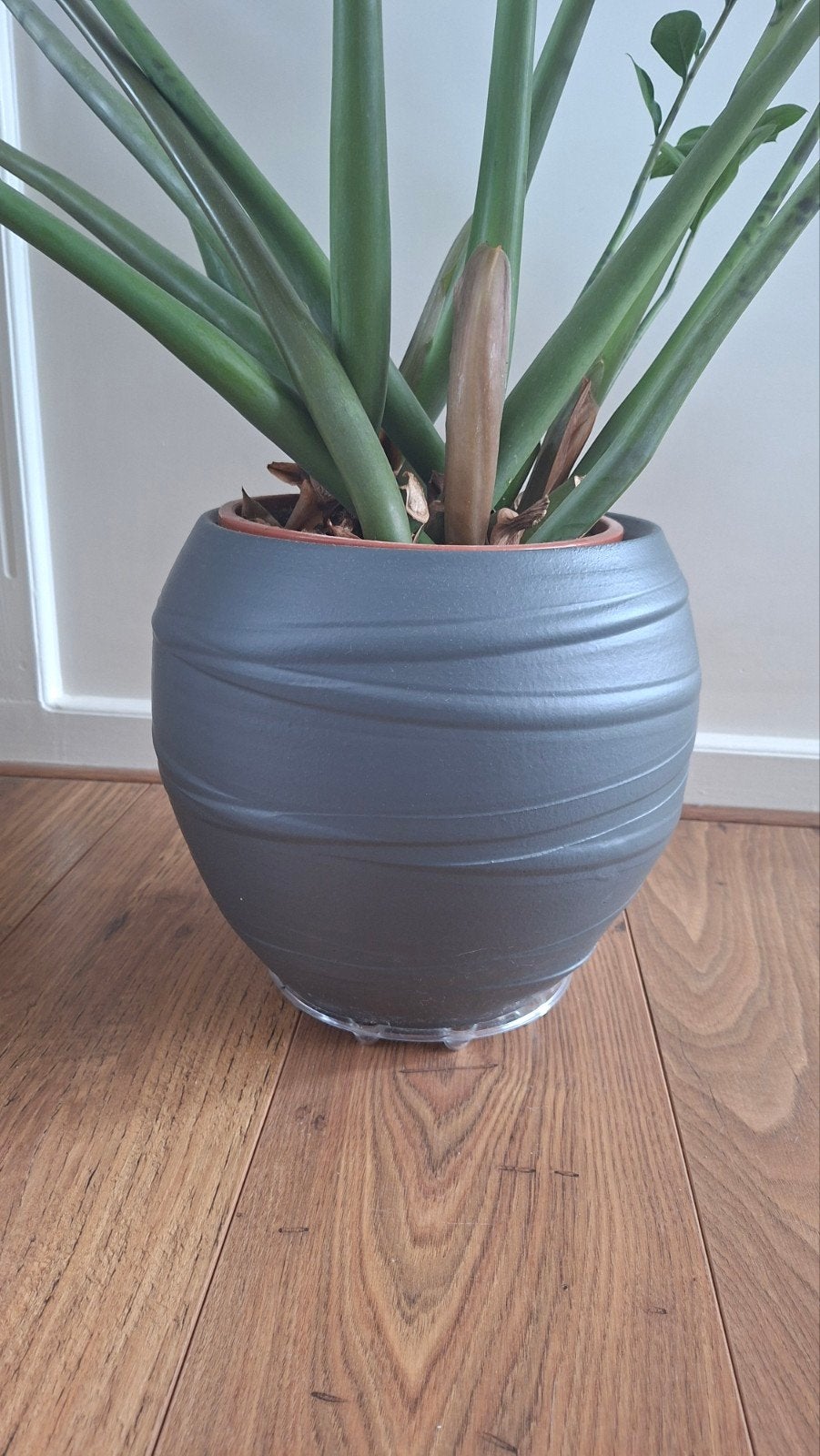 Stijlvolle grijze bloempot - dia 26 cm, hoogte 26 cm, Overige materialen, Gebruikt, Rond, Binnen