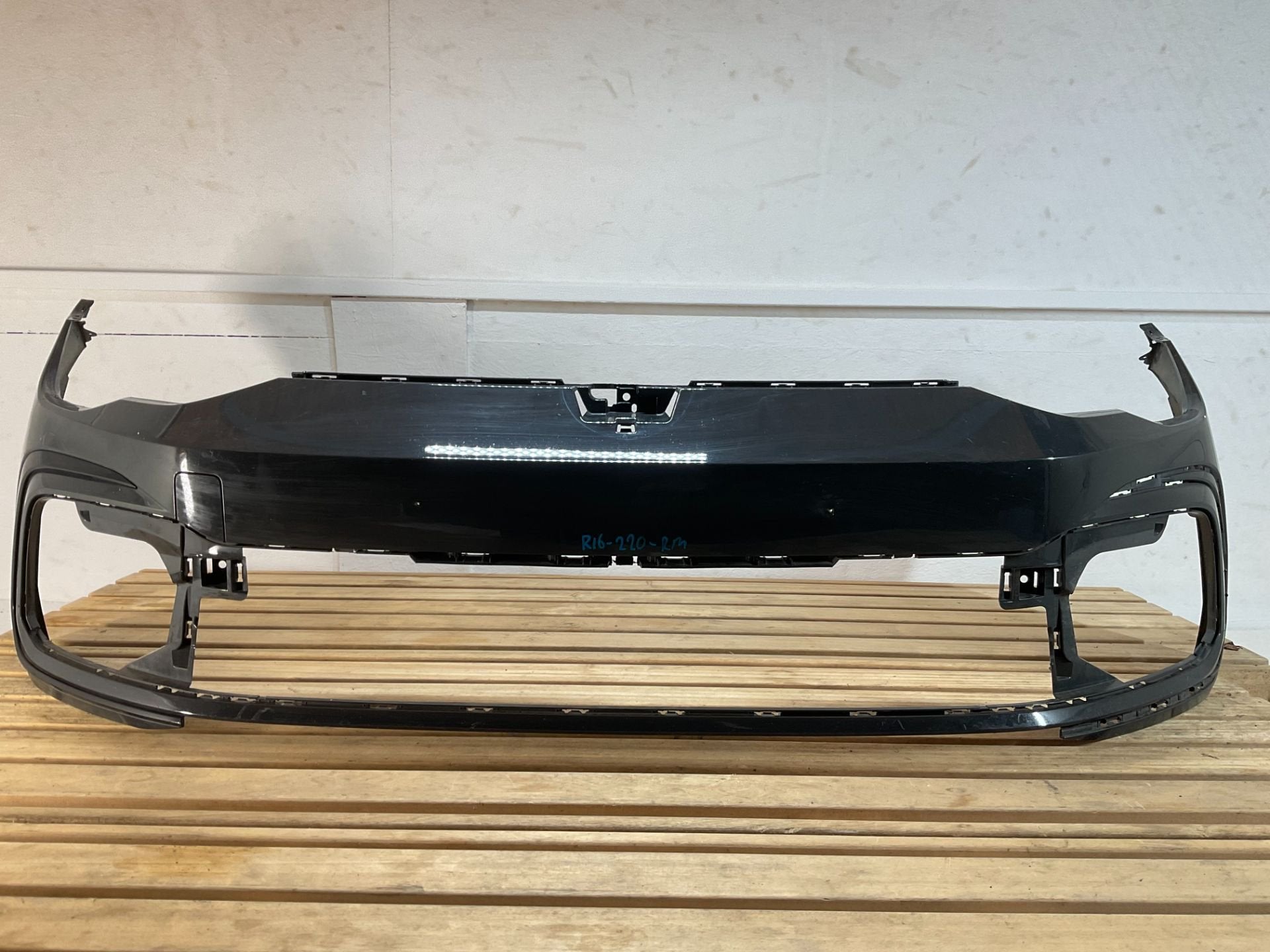Bumper VW Golf 8 VIII RLINE GTI GTD GTE 5H0807221G Voorbumpe, Gebruikt, Volkswagen AG, Bumper, Berliner Ring 2
38440  Wolfsburg, DE