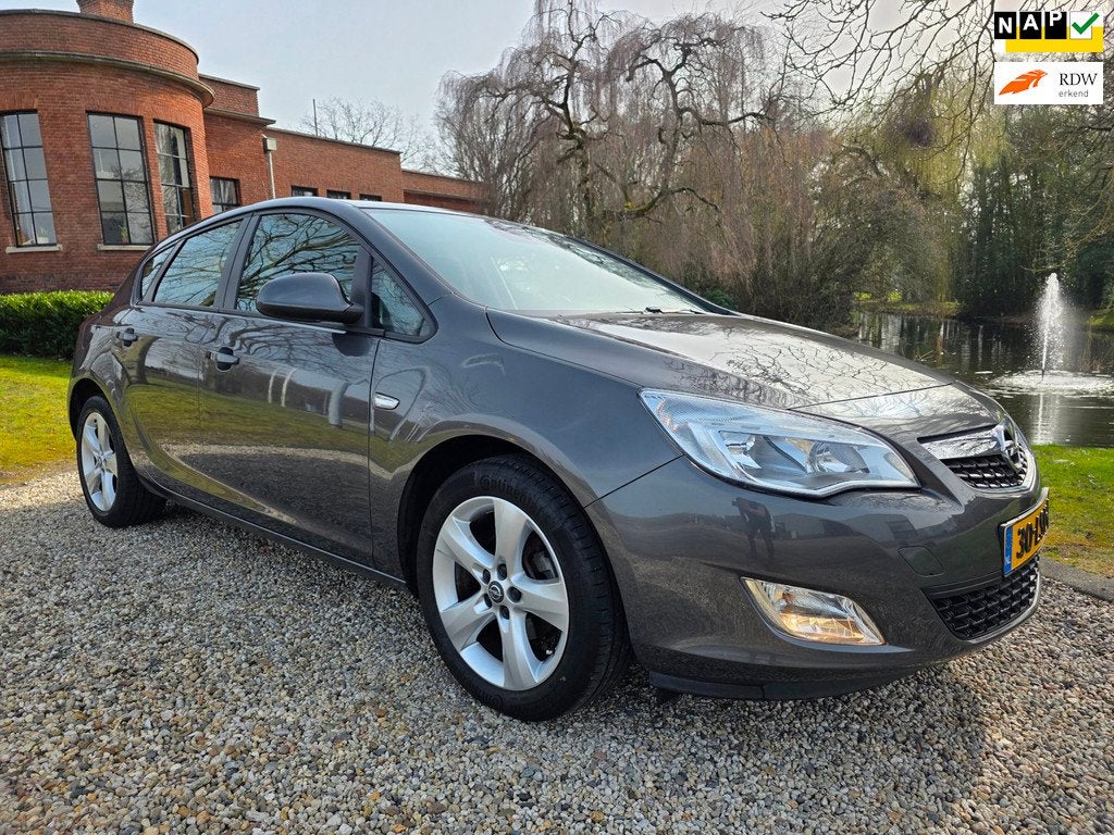Opel Astra 1.6 Edition AIRCO/cruise *apk:11-2026*, Auto's, Voorwielaandrijving, Euro 5, Electronic Stability Program (ESP), 680 kg