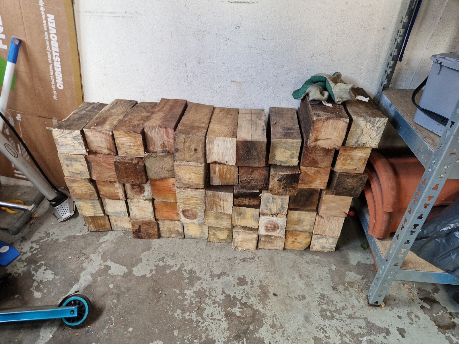 brandhout / balken hout / open haard / vuurkorf, Minder dan 3 m³, Ophalen, Blokken