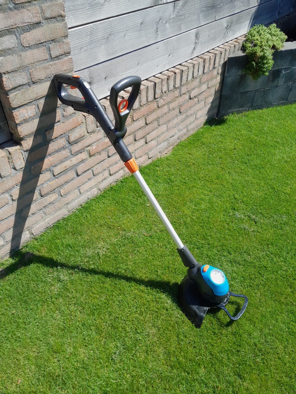 Gardena EasyCut 23/18V P4A Accu-trimmer, Ophalen of Verzenden, Zo goed als nieuw, Accu, Gardena