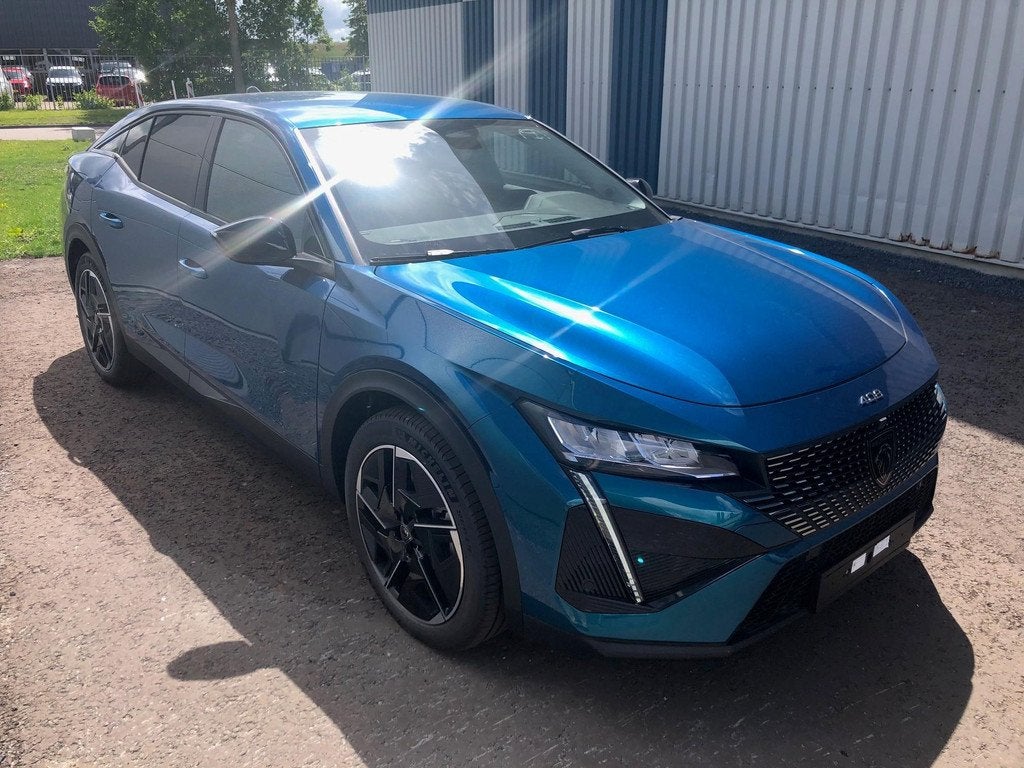 Peugeot 408 1.6 HYbrid 225 EAT8 Allure Avantage | DEMO VOORD, Auto's, Euro 6, 4 cilinders, Blauw, Leder en Stof