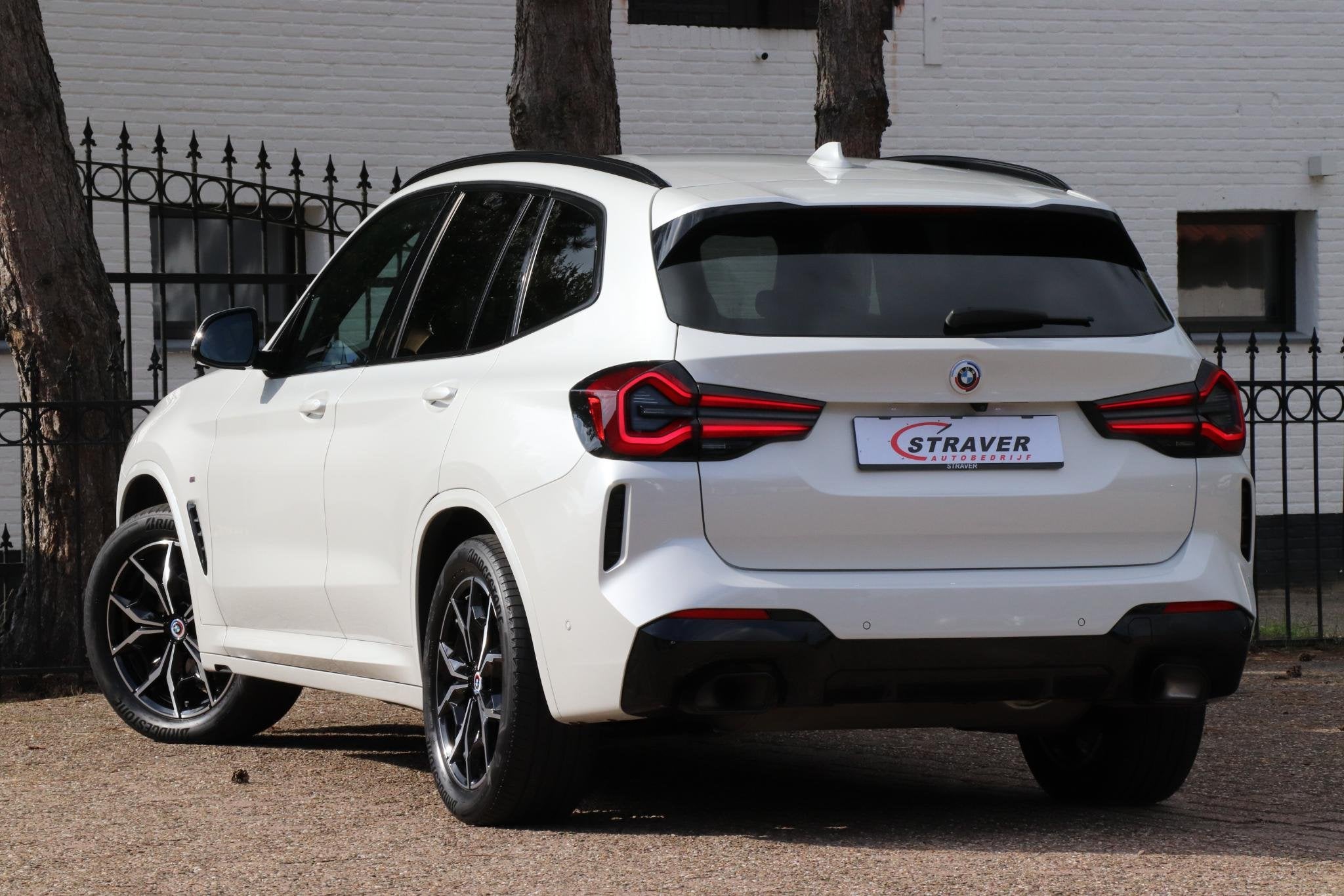BMW X3 xDrive30i High Executive |M-Sport |Kuipstoelen |Trekh, Auto's, Automaat, Gebruikt, Euro 6, 4 cilinders
