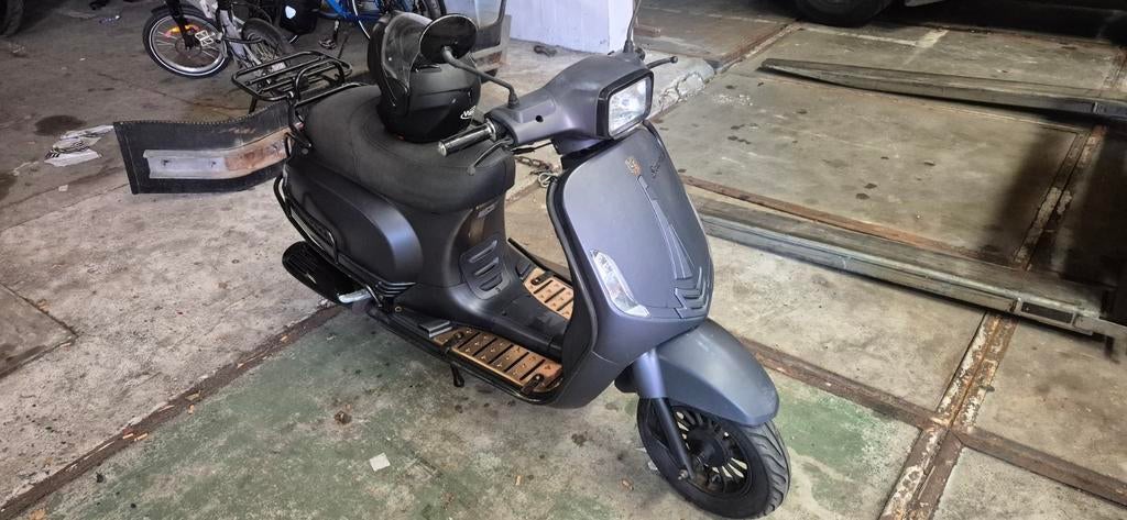 La Souris Sourini S - Mat Zwart Scooter, Gebruikt, Ophalen of Verzenden, Benzine