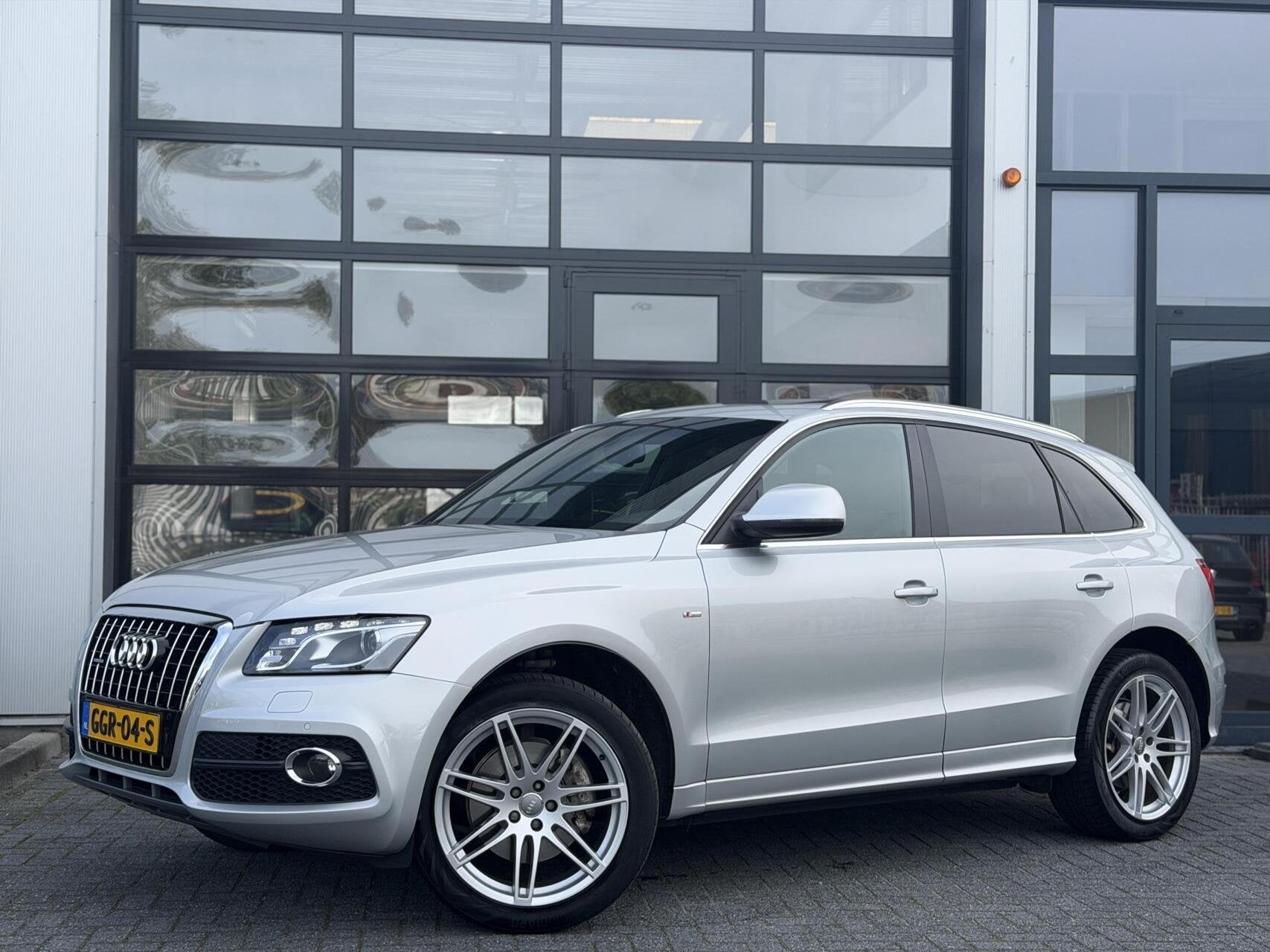 Audi Q5 3.2 V6 FSI quattro Pro Line S / S-Line / PANO / LEDE, Auto's, Euro 5, Gebruikt, 1770 kg, Q5