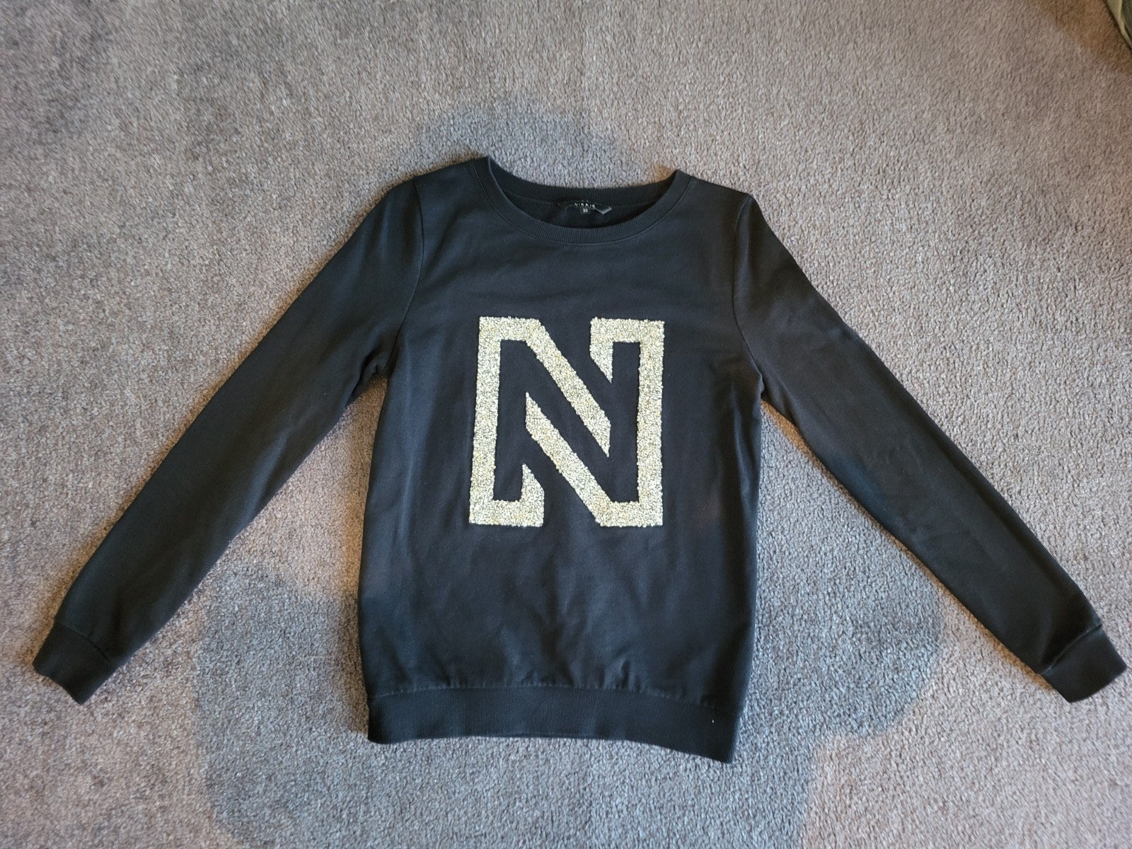 Sweater zwart Nikkie
Maat 32
Met glittersteentjes, Kleding | Dames, Ophalen of Verzenden, Zo goed als nieuw, Maat 34 (XS) of kleiner