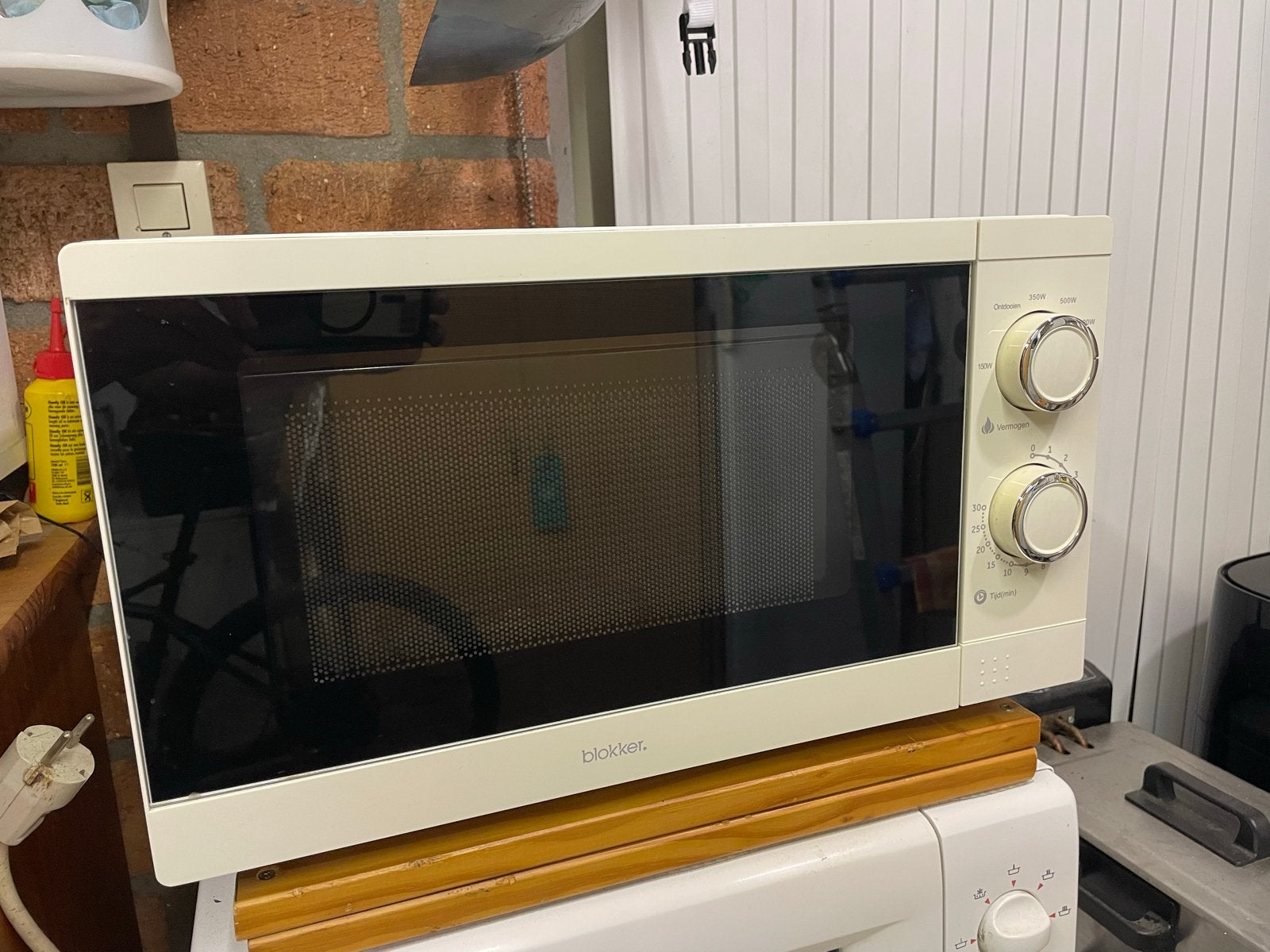 Blokker Magnetron 700w- keurig onderhouden, Witgoed en Apparatuur, Ophalen, Gebruikt, Minder dan 45 cm, Magnetron