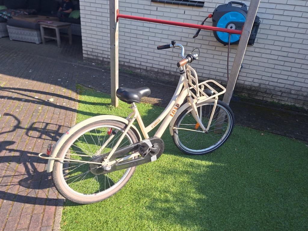 24 inch meisjesfiets met voordrager, Fietsen en Brommers, Fietsen | Meisjes, Terugtraprem, Loekie, Ophalen of Verzenden, Gebruikt