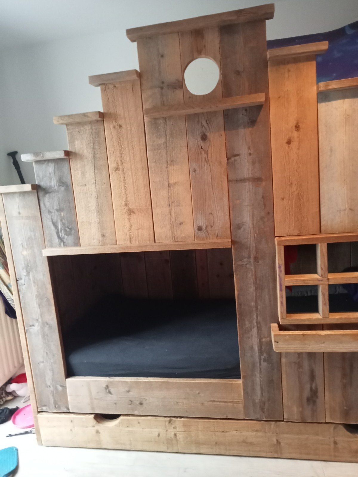 GRATIS steigerhout stapelbed, er zaten 3 mini kevertjes in, Ophalen, Gebruikt, 90 cm, Tweepersoons