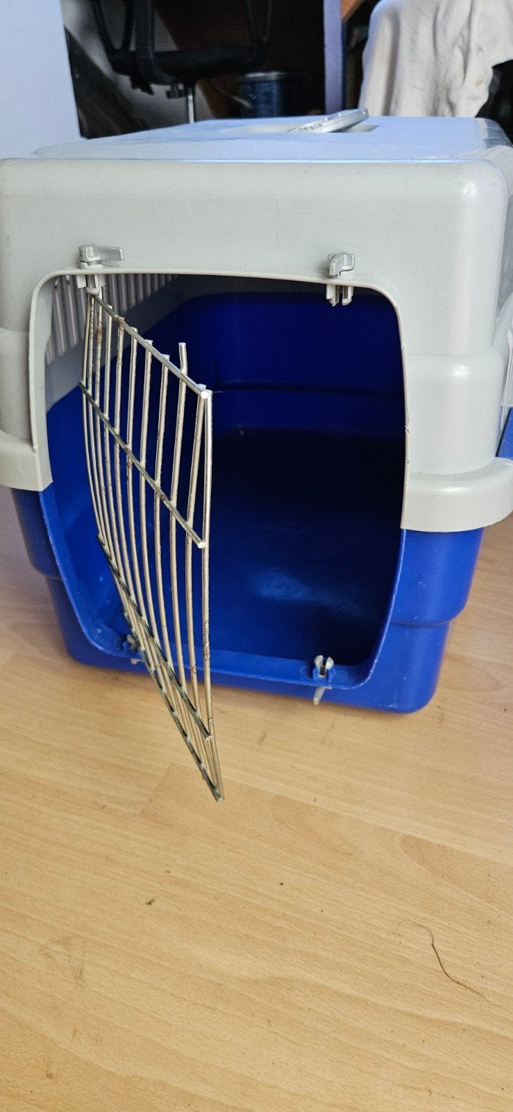 reismand kat 30Bx40Hx50L, Ophalen