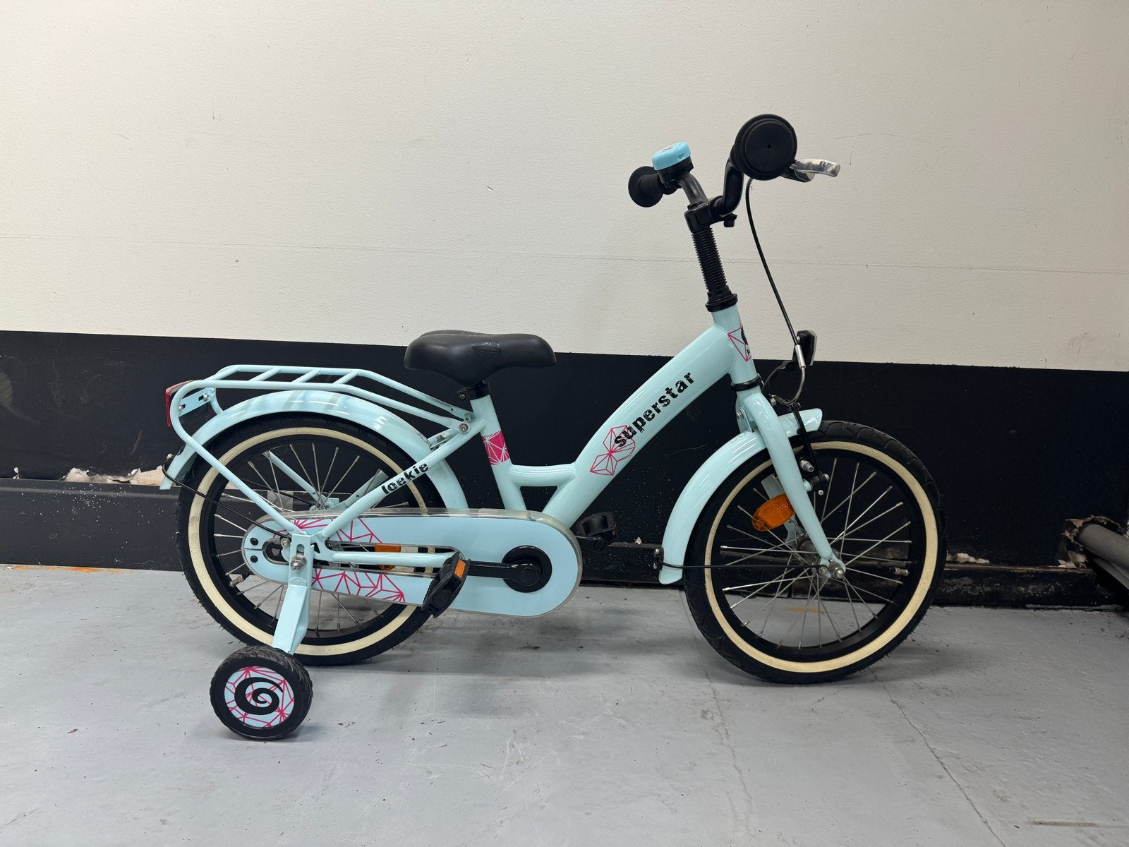 Loekie Superstar 16 inch met zijwieltjes Nieuw fiets, Terugtraprem, Zijwieltjes, 16 tot 20 inch, Nieuw