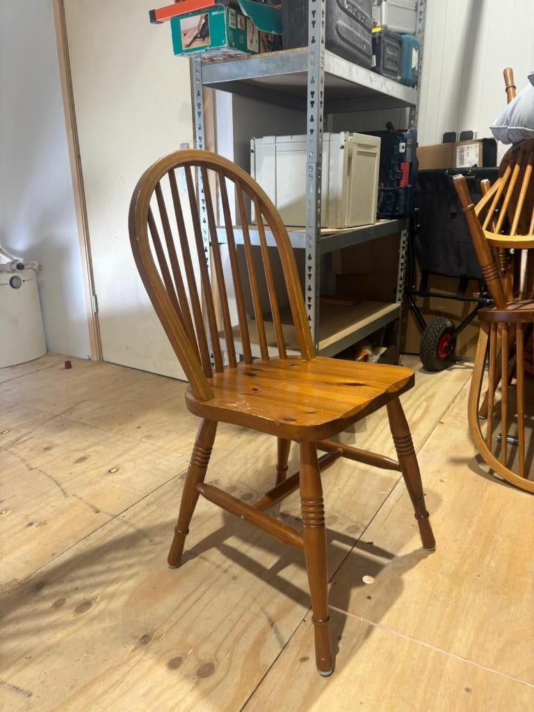 Vintage spijlenstoelen en ronde tafel met uitschuifblad, Huis en Inrichting, Tafels | Eettafels, Ophalen, Gebruikt, Rond, 100 tot 150 cm