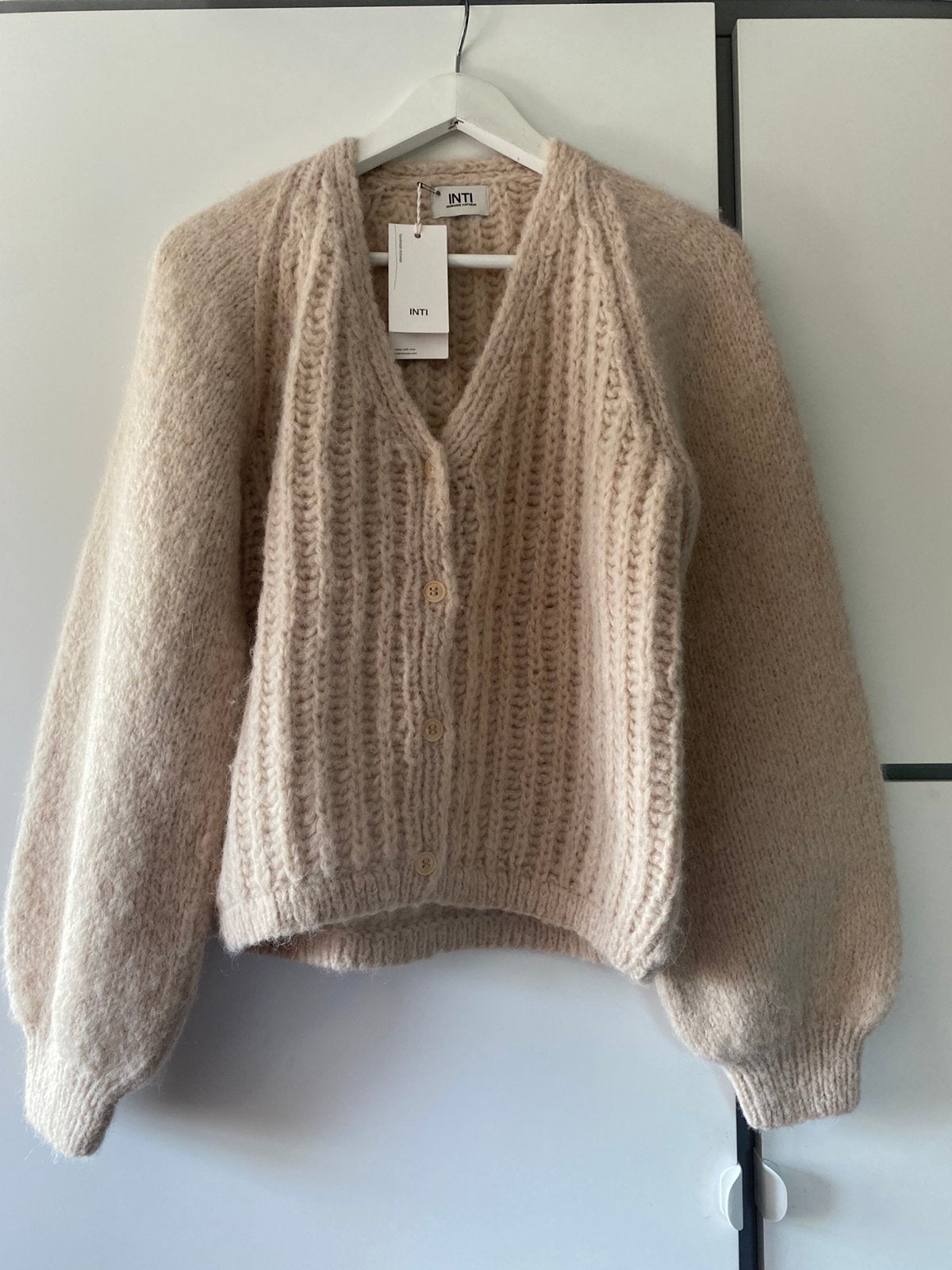Prachtig vest INTI baby-alpacawol mt L, Verzenden, Nieuw, Maat 38/40 (M), Beige