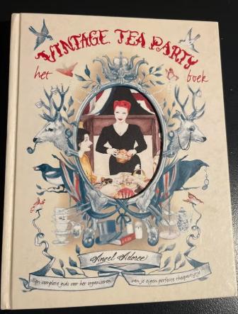 Het Vintage Tea Party Boek Angel Adoree, Ophalen of Verzenden, Zo goed als nieuw