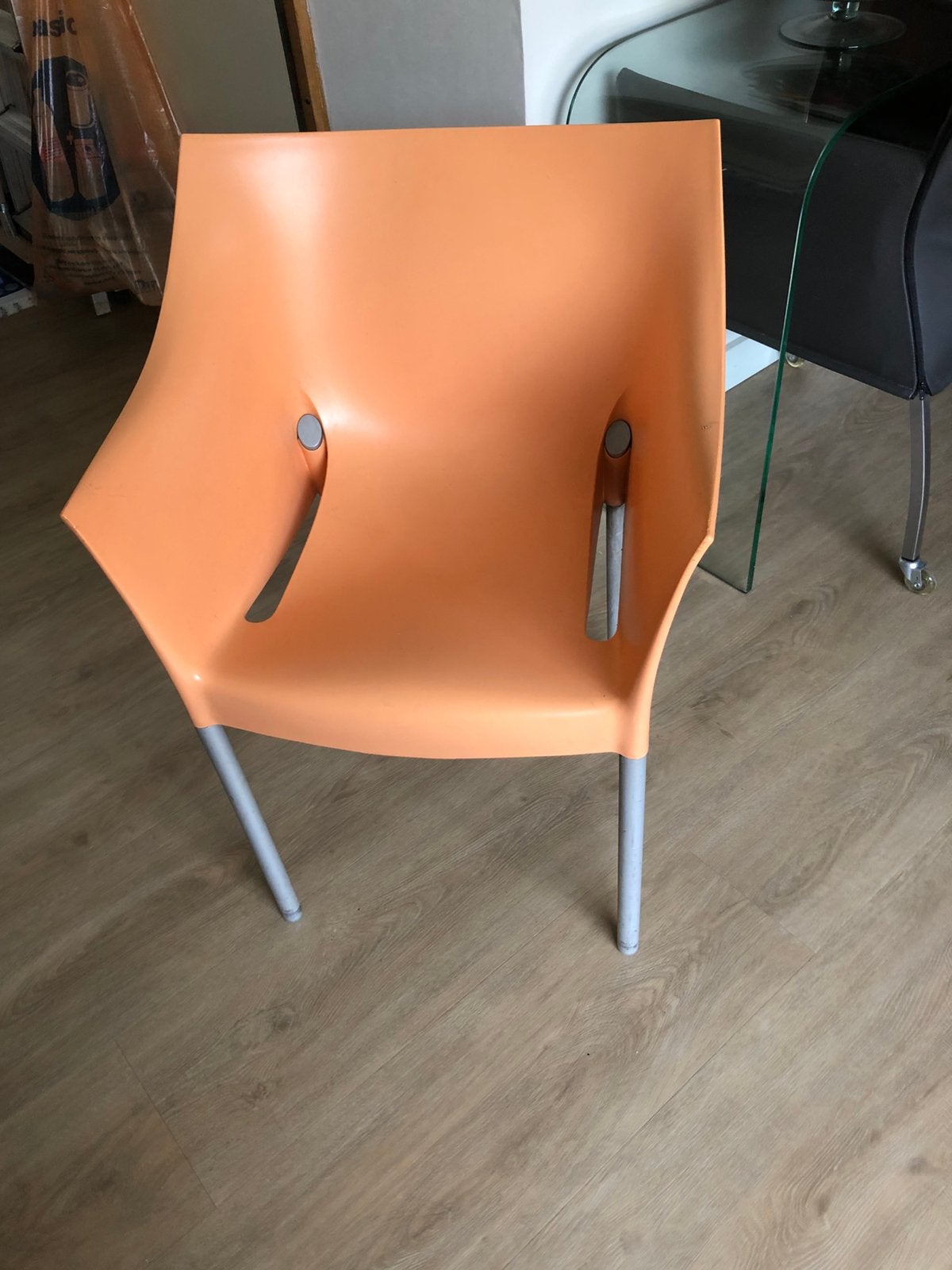 Moderne design stoel oranje Merk Dokter No, Ophalen of Verzenden, Zo goed als nieuw, Overige kleuren, Eén