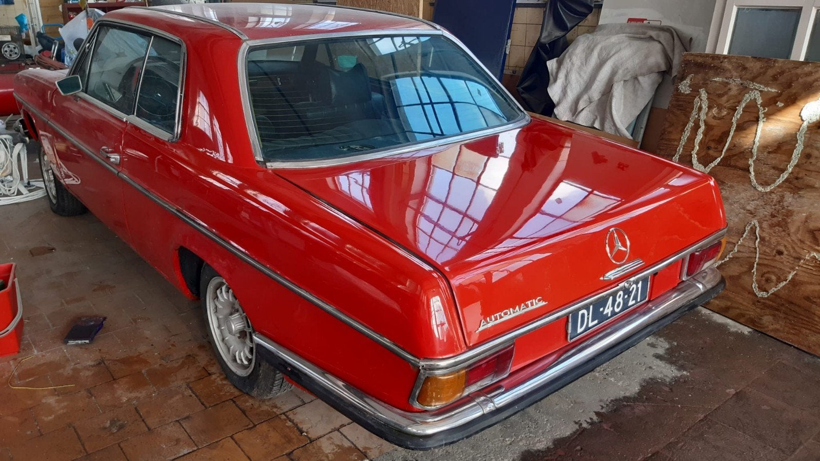 Mercedes-Benz  250 Ce 1972 Rood, Auto's, Mercedes-Benz, Automaat, Particulier, 2778 cc, Geïmporteerd