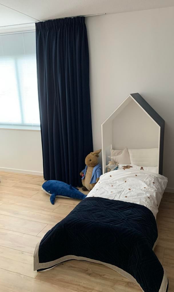 Houten Bedhuisje met Wieltjes - 2 Delen MET matras, Ophalen, 85 tot 100 cm, Gebruikt, Minder dan 140 cm