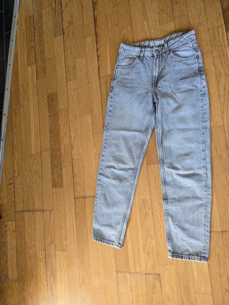 Spijkerbroek Bershka maat 32 maat xxs .denim mom, Blauw, Zo goed als nieuw, W30 - W32 (confectie 38/40), Bershka