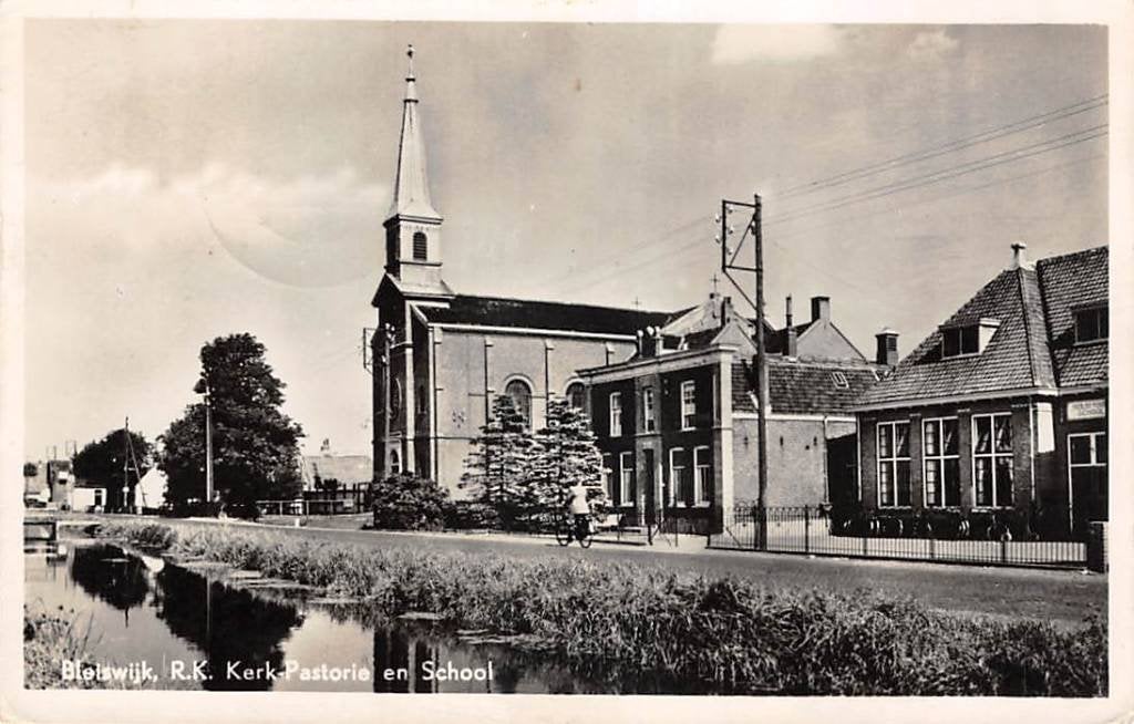 Bleiswijk R.K. Kerk Pastorie en School 1954, Verzamelen, Ophalen of Verzenden, Voor 1920, Gelopen, Zuid-Holland