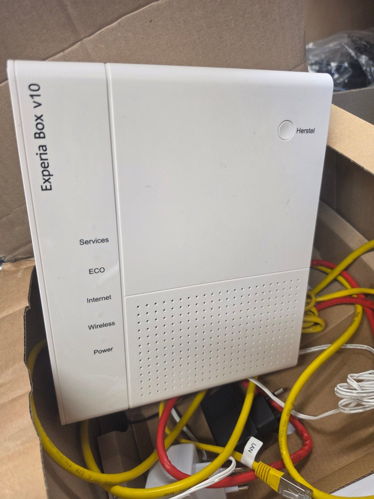 KPN Experia Box v10 Router met modem, Ophalen, Gebruikt, Router met modem, KPN