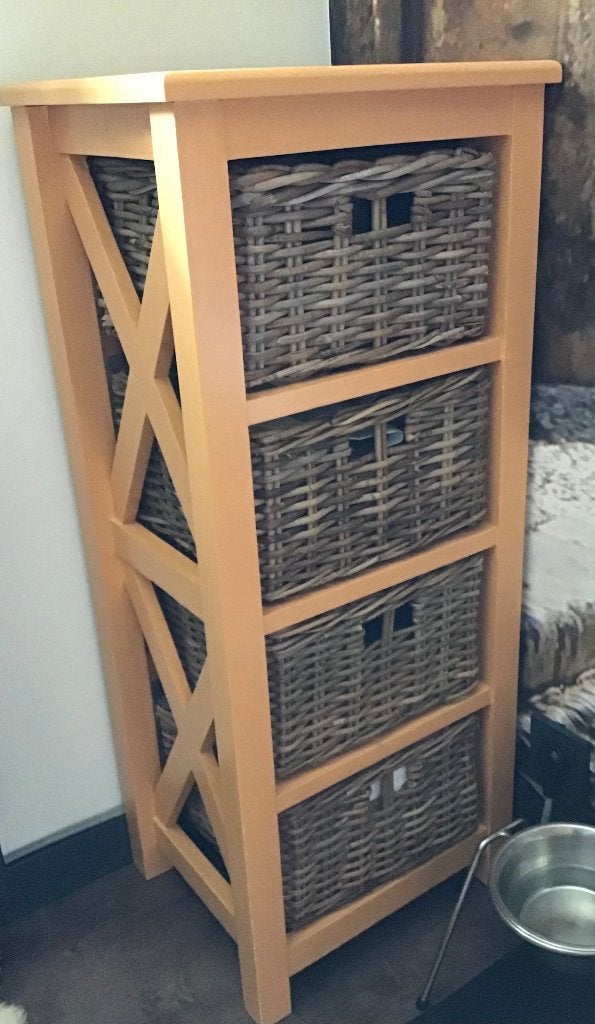 Kastje met 4 mandjes Okergeel / bruin Gewoon Een Bod doen, Huis en Inrichting, Kasten | Ladekasten, Ophalen, Gebruikt, 50 tot 100 cm