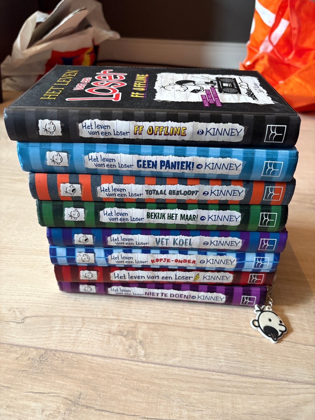 Het leven van een Loser (8 boeken), Boeken, Ophalen of Verzenden, Zo goed als nieuw, Fictie algemeen