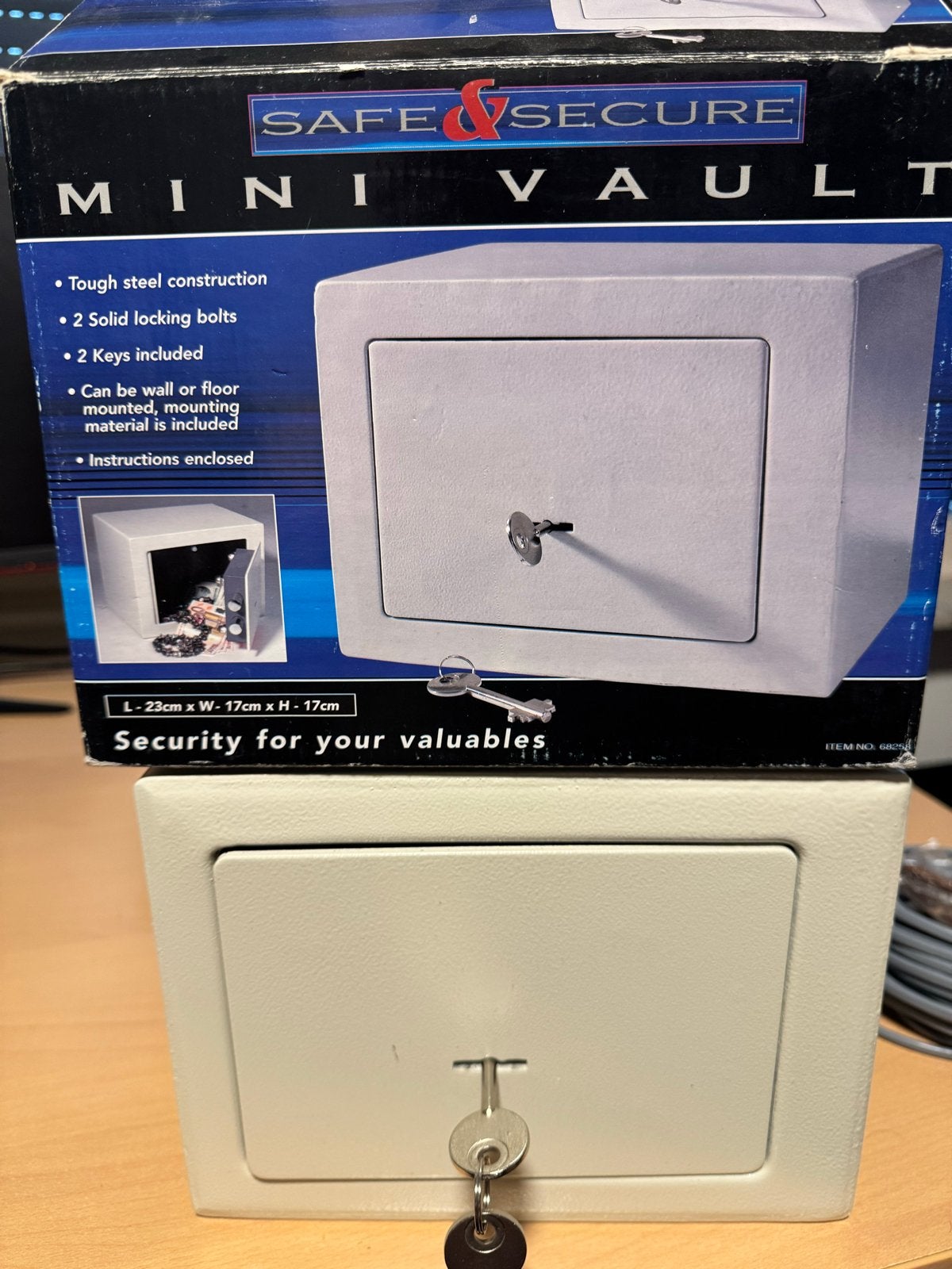Safe & Secure Mini Kluis - Compacte Stalen Kluis, Ophalen, Zo goed als nieuw, Brandkast