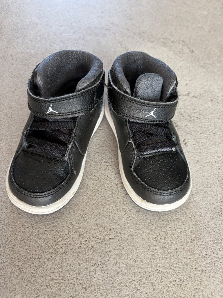 Jordan’s peuter schoen maat 21 - zwart, Jongen of Meisje, Schoenen, Ophalen of Verzenden, Zo goed als nieuw