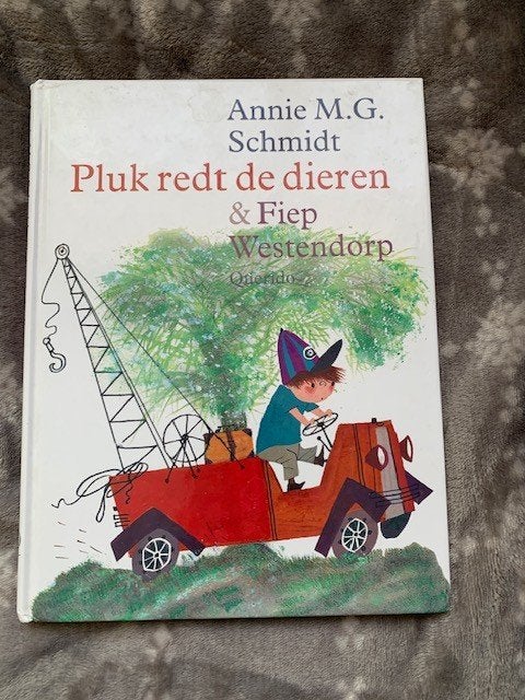 Pluk redt de dieren, Ophalen of Verzenden, Zo goed als nieuw, Annie M.G. Schmidt, Non-fictie