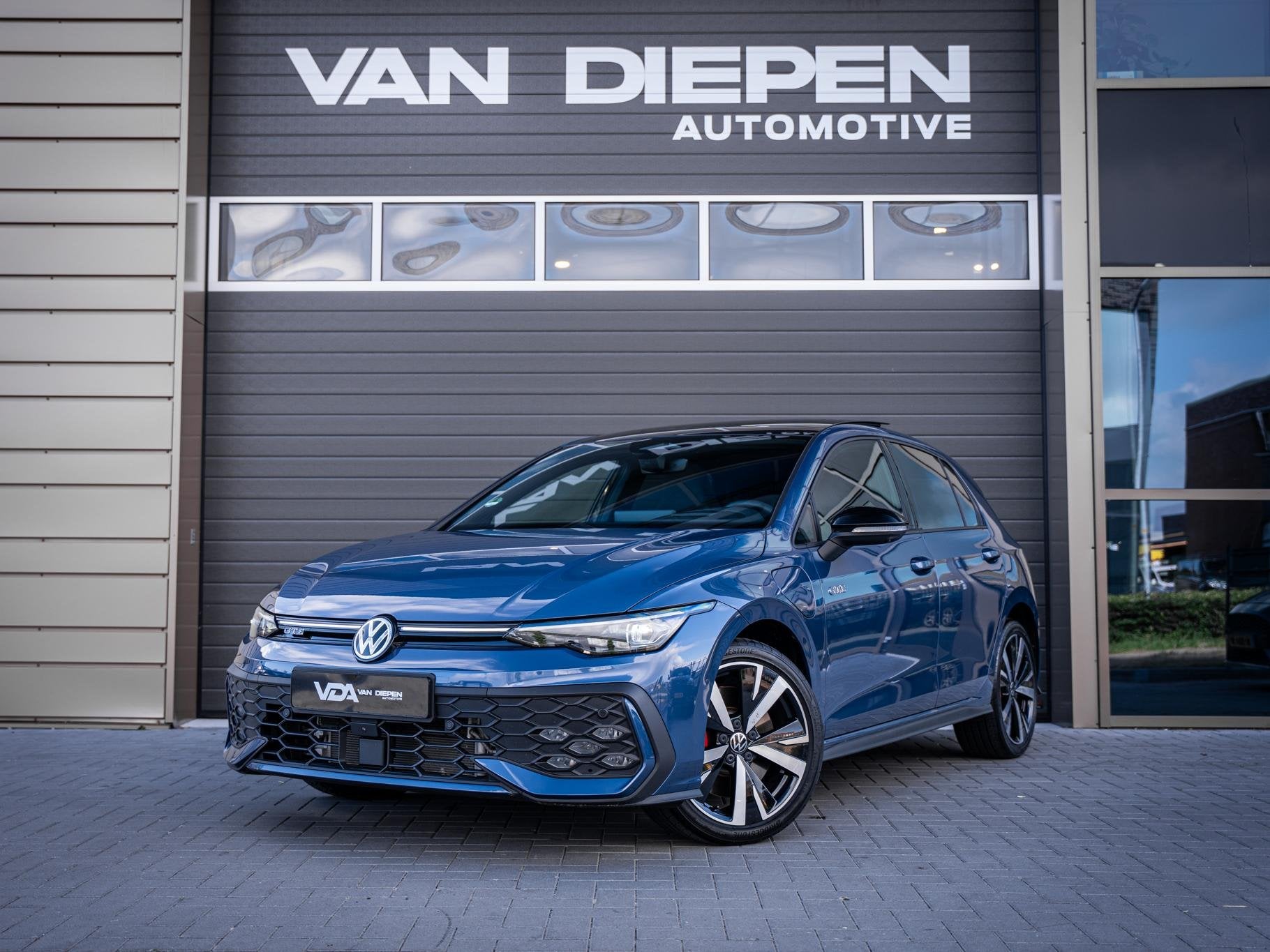 Volkswagen Golf 8.5 1.5 eHybrid GTE - Pano l HUD l Trekhaak, Auto's, Volkswagen, Euro 6, 4 cilinders, 26 kWh, 1700 kg