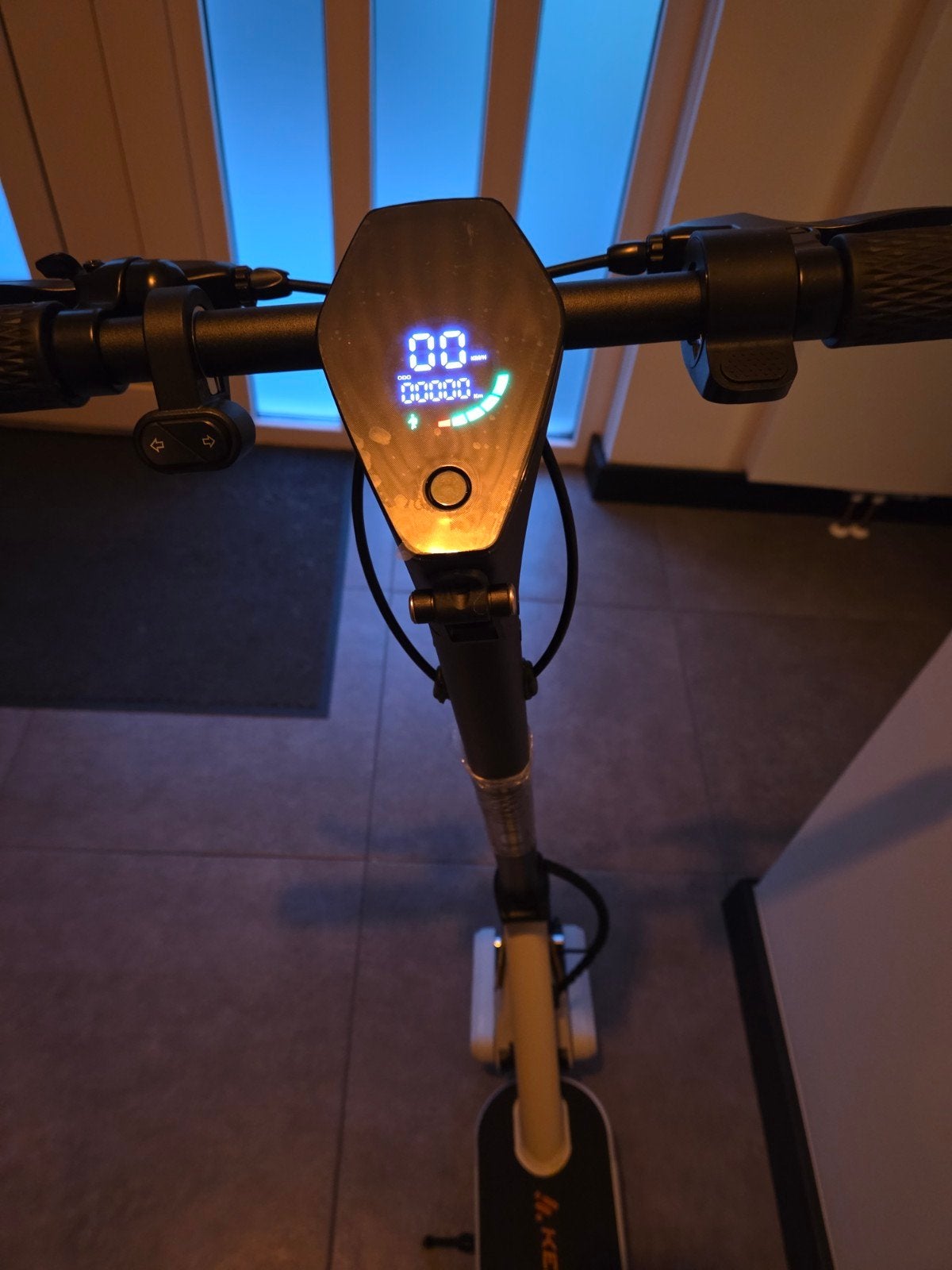 NIEUW Kepow E12 Elektrische Step - 500W, 40km/u, 35km bereik, Fietsen en Brommers, Verzenden