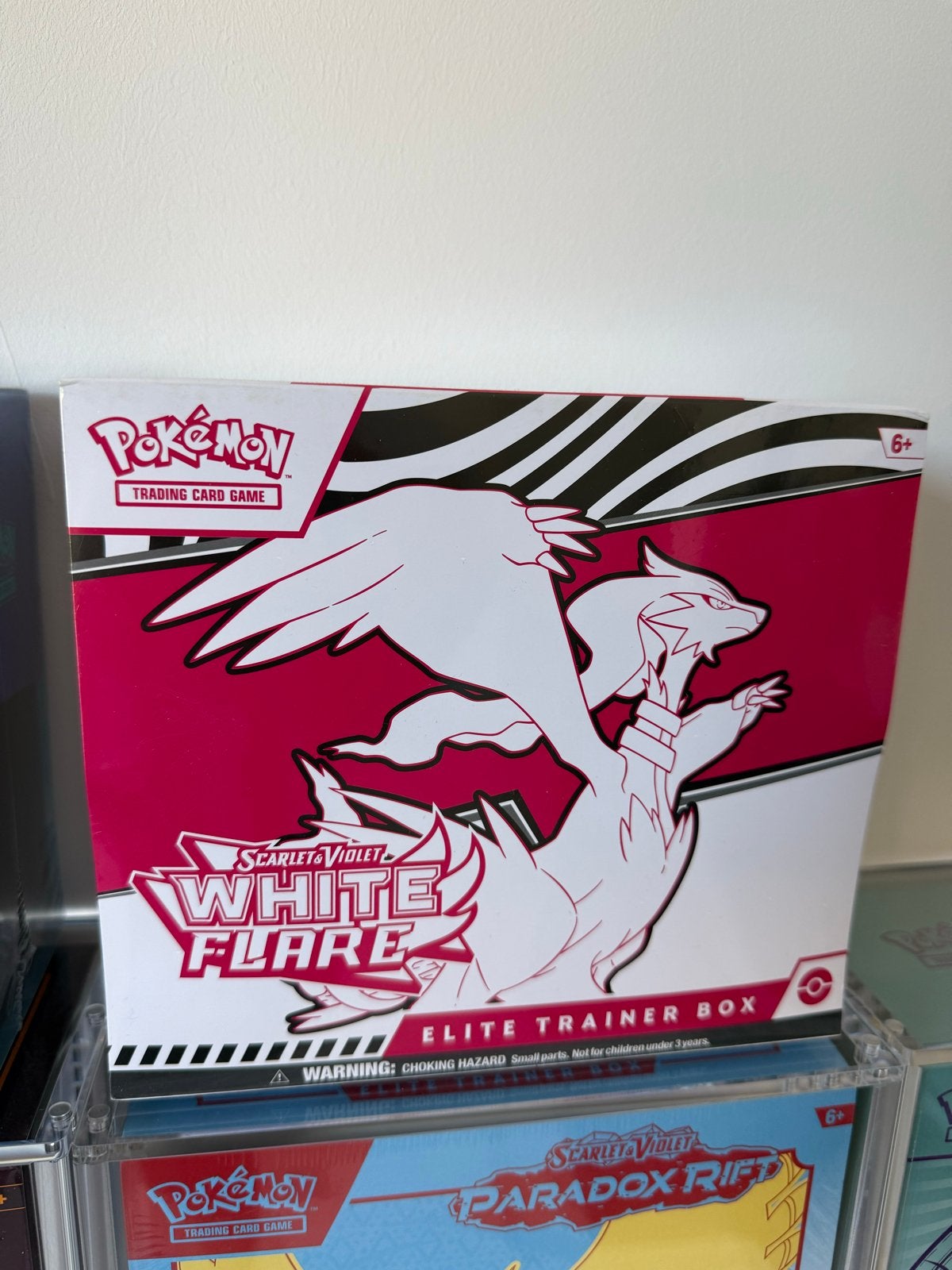 Pokémon Scarlet & Violet White Flare Elite Trainer Box, Ophalen of Verzenden, Nieuw, Overige typen