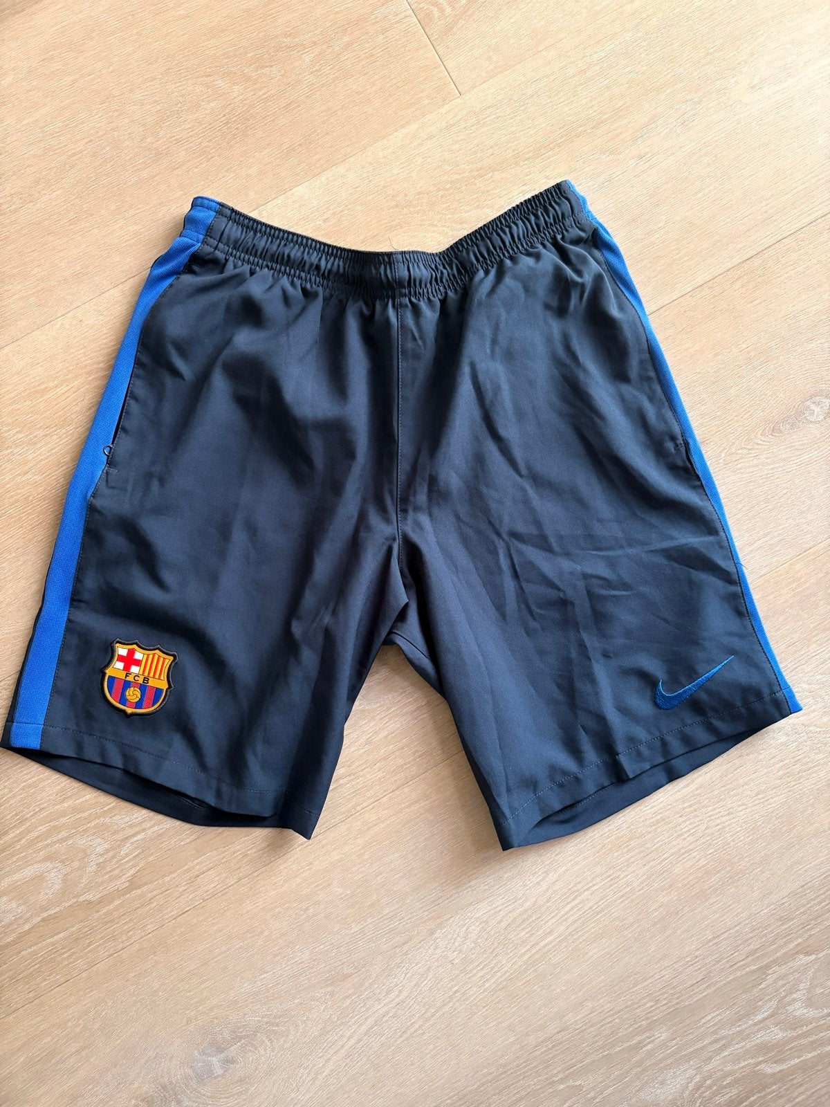 FC Barcelona trainingsbroekje met ritsen - Maat M, Maat 48/50 (M), Zwart, Ophalen of Verzenden, Zo goed als nieuw