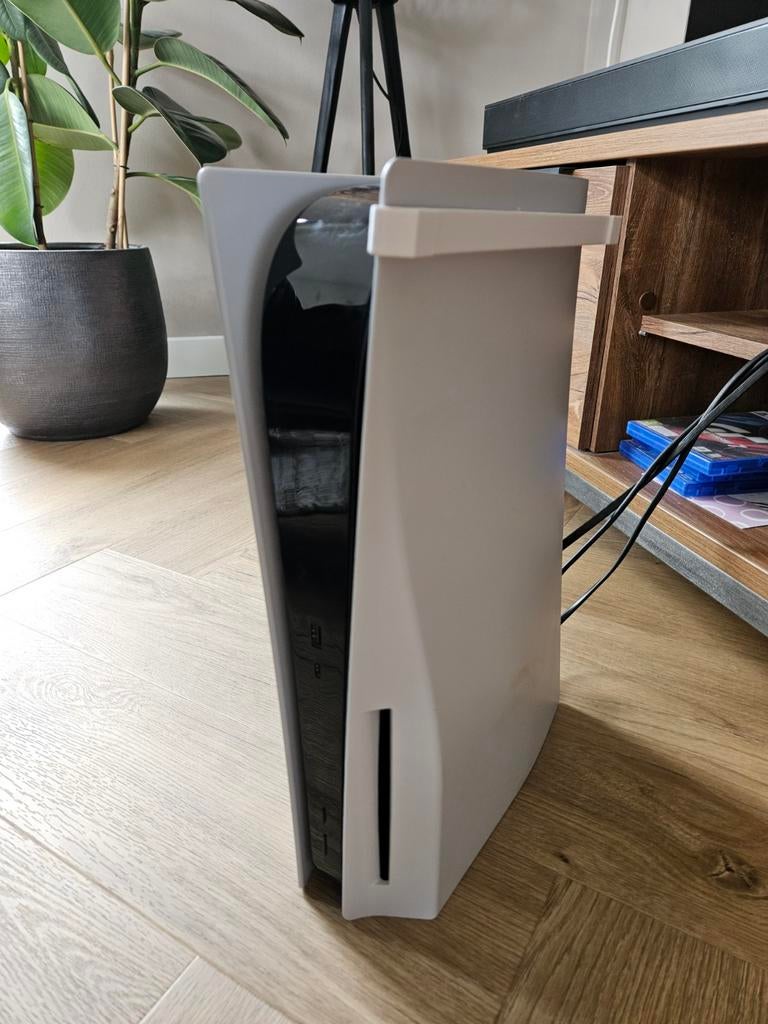 PS5 Disc versie (niet de slim editie) + controller, Spelcomputers en Games, Spelcomputers | Sony PlayStation 5, Ophalen, Zo goed als nieuw