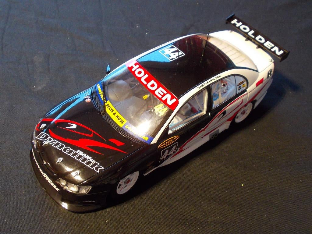 1/18 Holden VX Racing Commodore 2003 Simon Wills, Ophalen of Verzenden, Nieuw, Overige merken