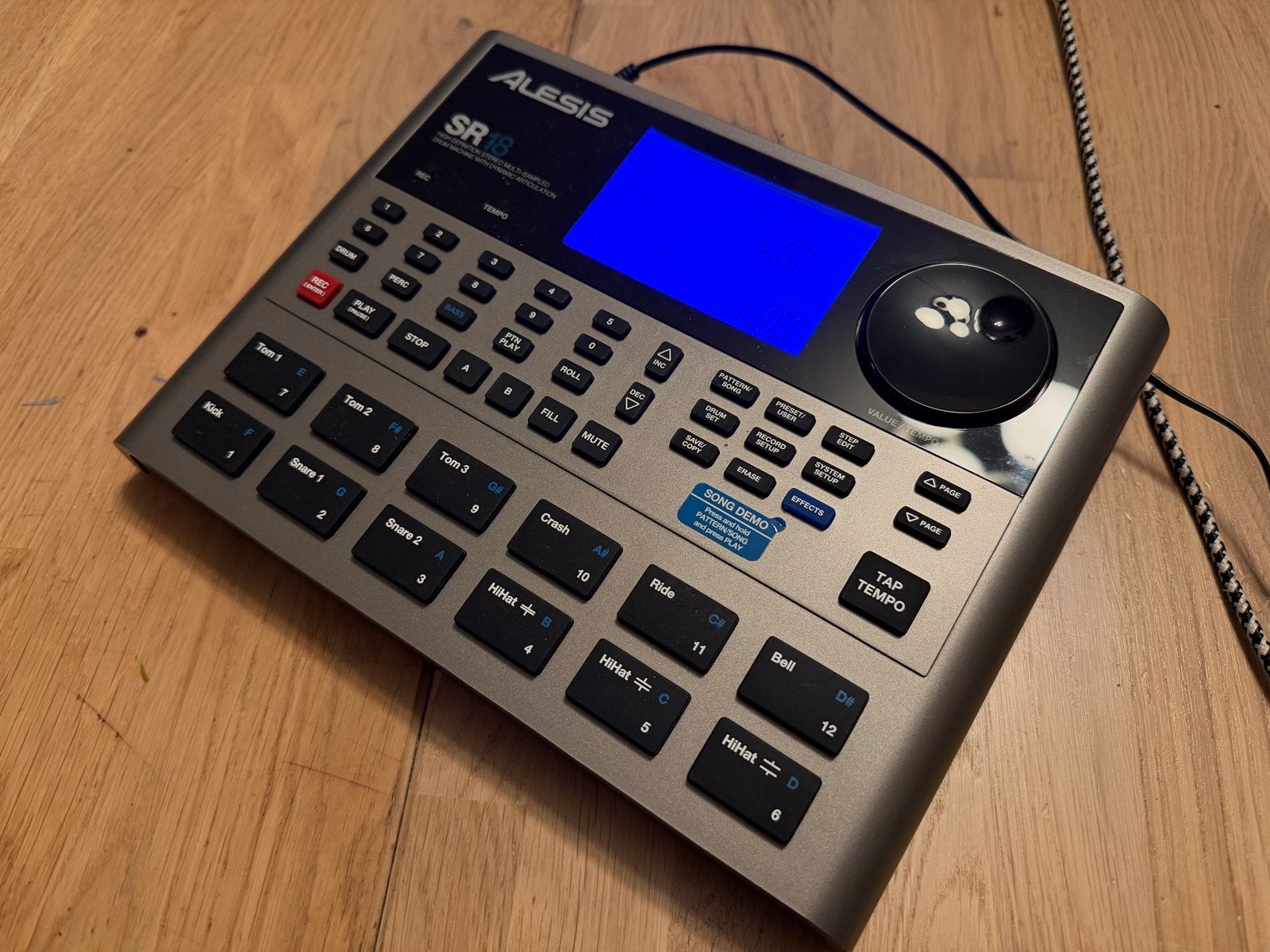 Alesis SR18 Drum Machine - Perfecte Staat, Muziek en Instrumenten, Ophalen of Verzenden, Zo goed als nieuw, Overige merken