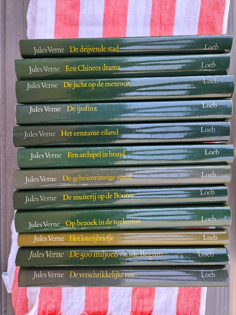 12 ex. Jules Verne Loeb, Ophalen of Verzenden, Gelezen