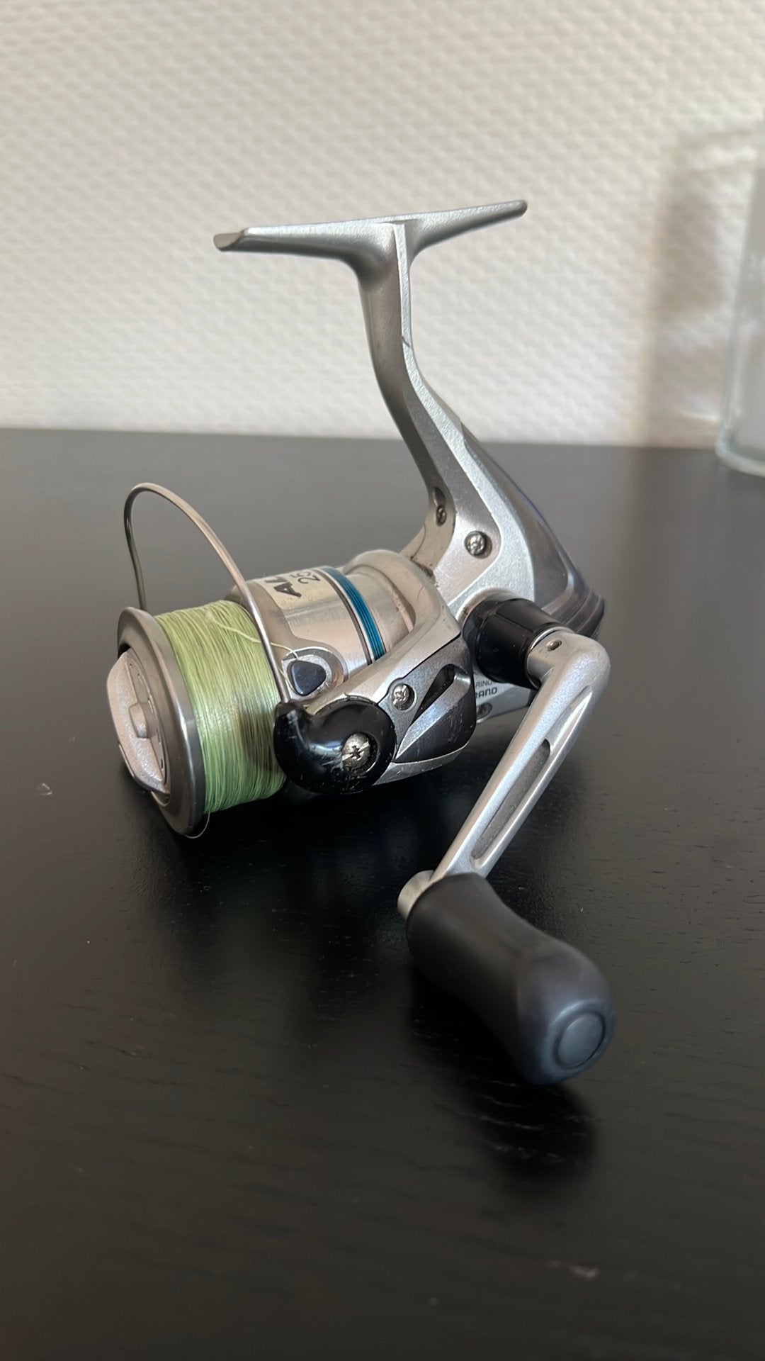 Shimano alivio 2500 vis molen, Ophalen of Verzenden, Zo goed als nieuw, Molen