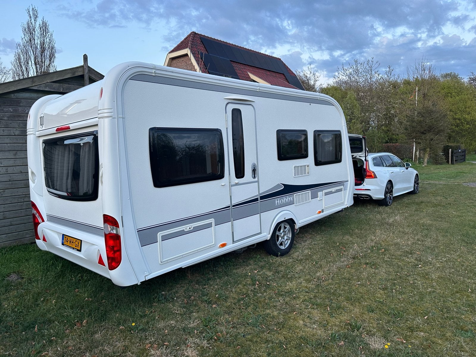 Hobby De Luxe 455 uf - Airco - Mover - Air voortent -, Caravans en Kamperen, Caravans, Rondzit, Hobby, Schokbreker, Dwarsbed