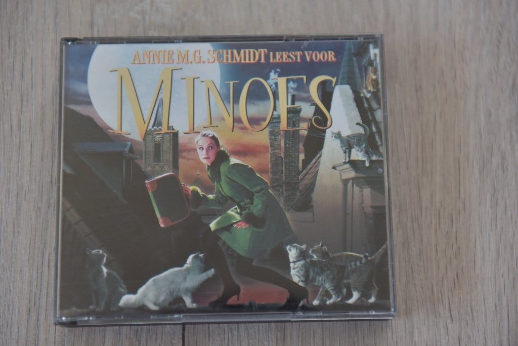 LUISTERBOEK - MINOES - ANNIE MG SCHMIDT leest voor 3CDbox, Boeken, Annie M.G. Schmidt, Kind, Verzenden, Cd