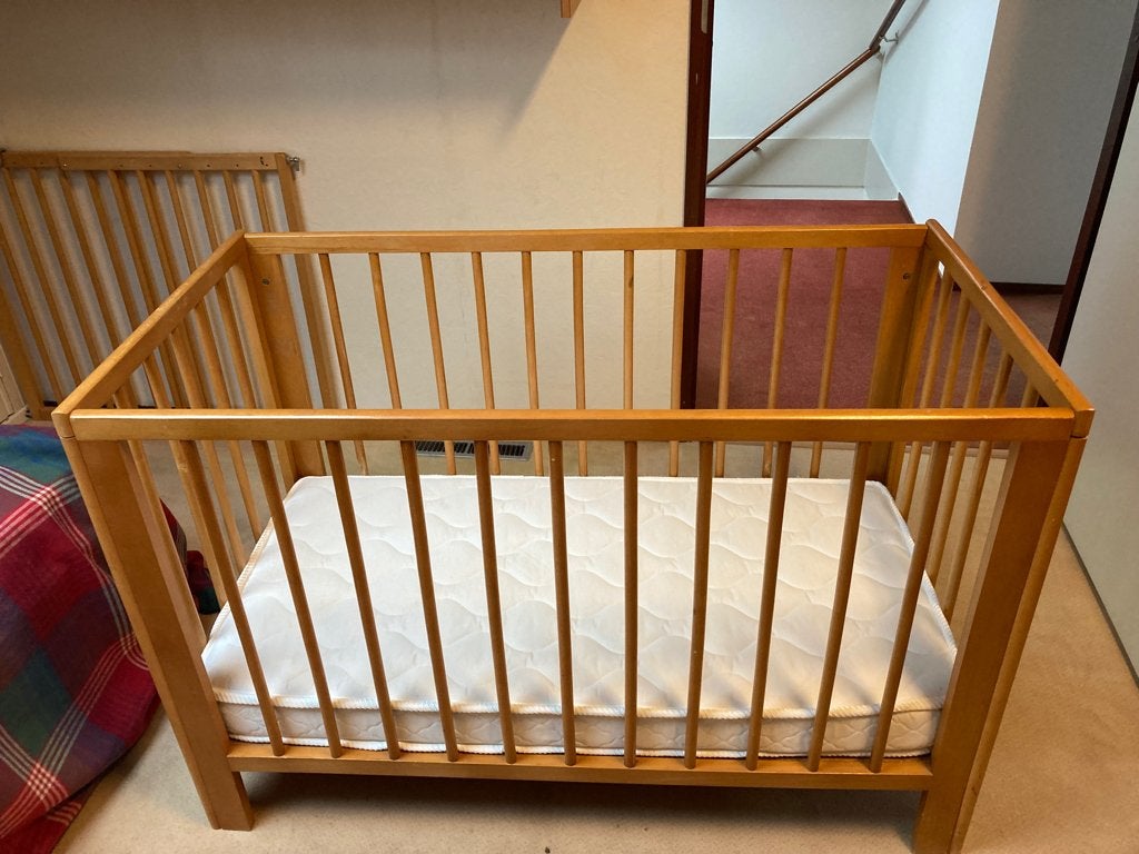 LEDIKANT met matras en linnengoed, Kinderen en Baby's, Babywiegjes en Ledikanten, Ophalen, Zo goed als nieuw, Ledikant