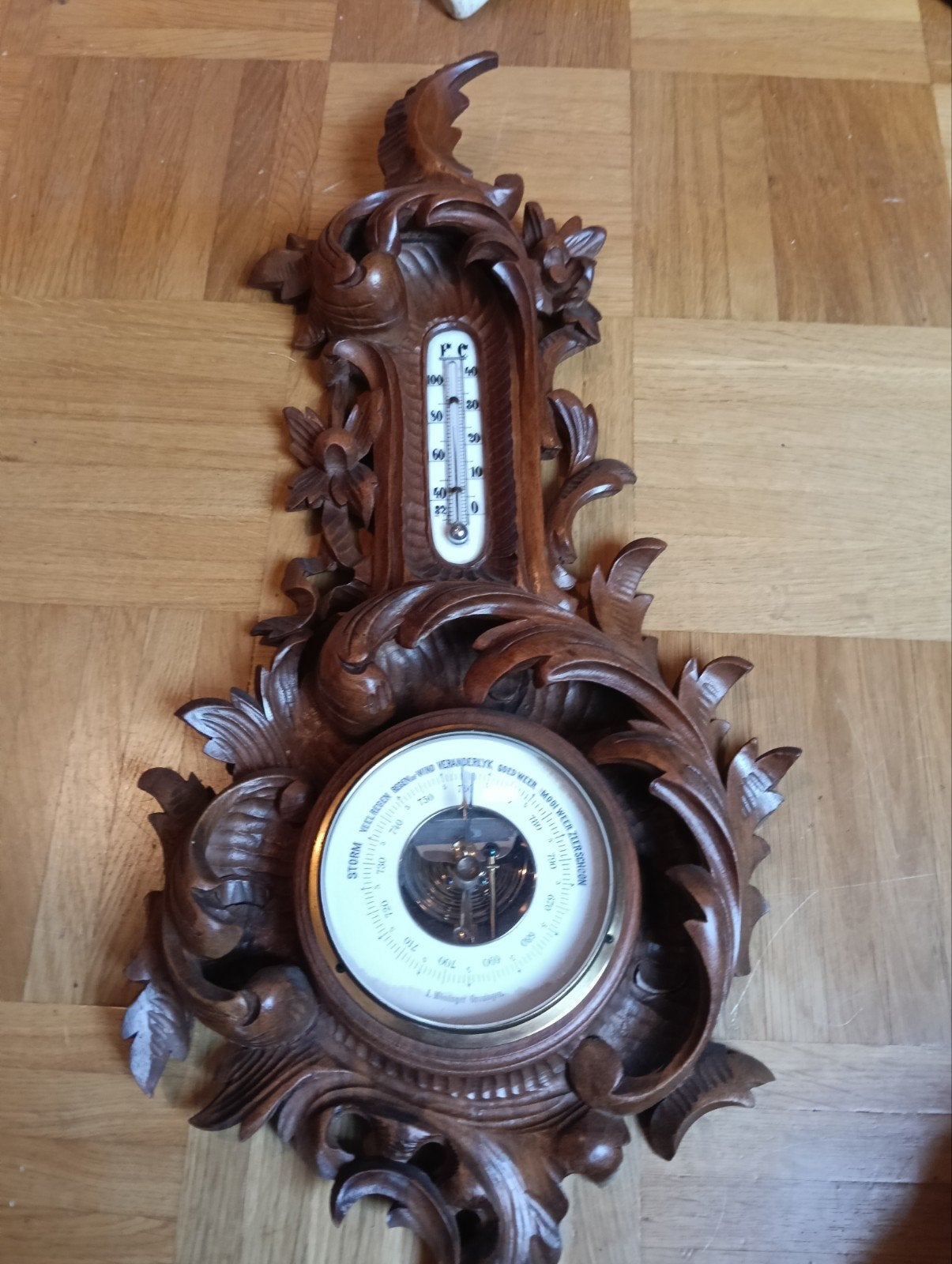 Antieke Barometer met Thermometer - Houtsnijwerk, Audio, Tv en Foto, Weerstations en Barometers, Ophalen of Verzenden, Gebruikt