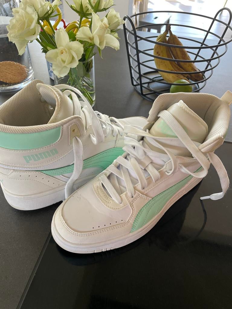Puma Rebound Joy Sneakers 42, Ophalen of Verzenden, Zo goed als nieuw, Wit, Sneakers of Gympen