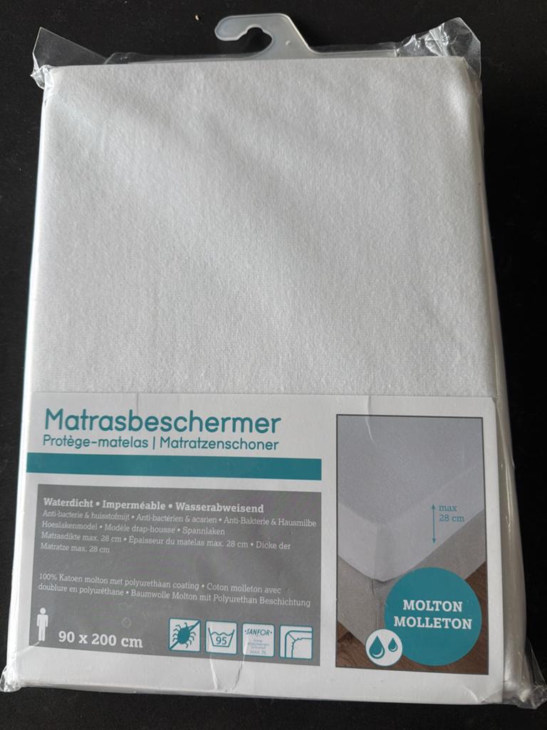 Nieuwe waterdichte matrasbeschermer 90x200 cm Leenbakker, Ophalen of Verzenden, Zo goed als nieuw