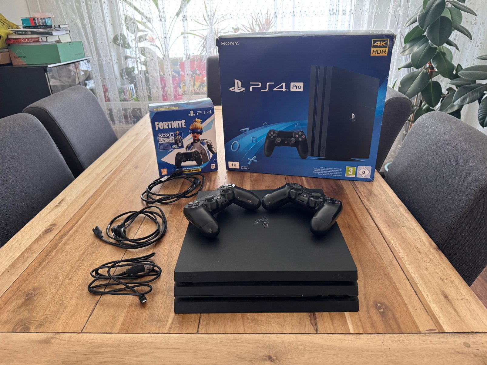 Ps4, Ophalen of Verzenden, Zo goed als nieuw, Met 1 controller, Slim