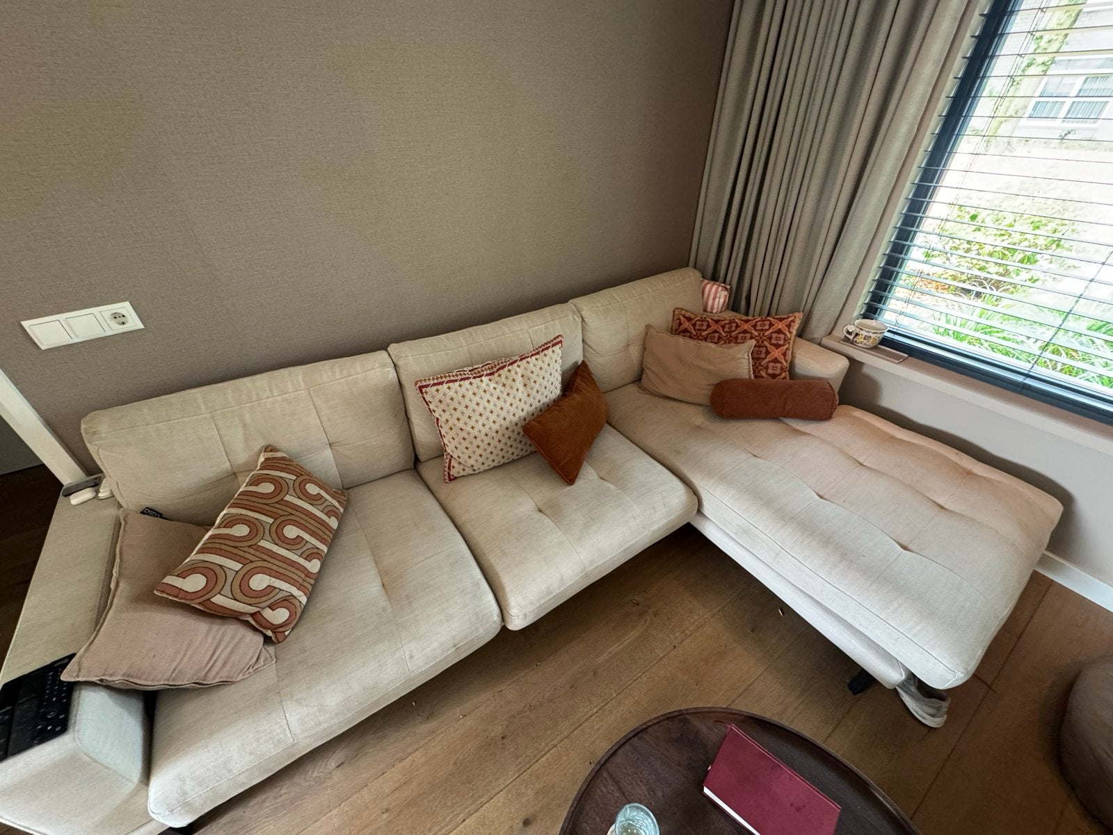 Comfortabele Hoekbank - Crèmekleurig, Ophalen, 250 tot 300 cm, Gebruikt, Hoekbank