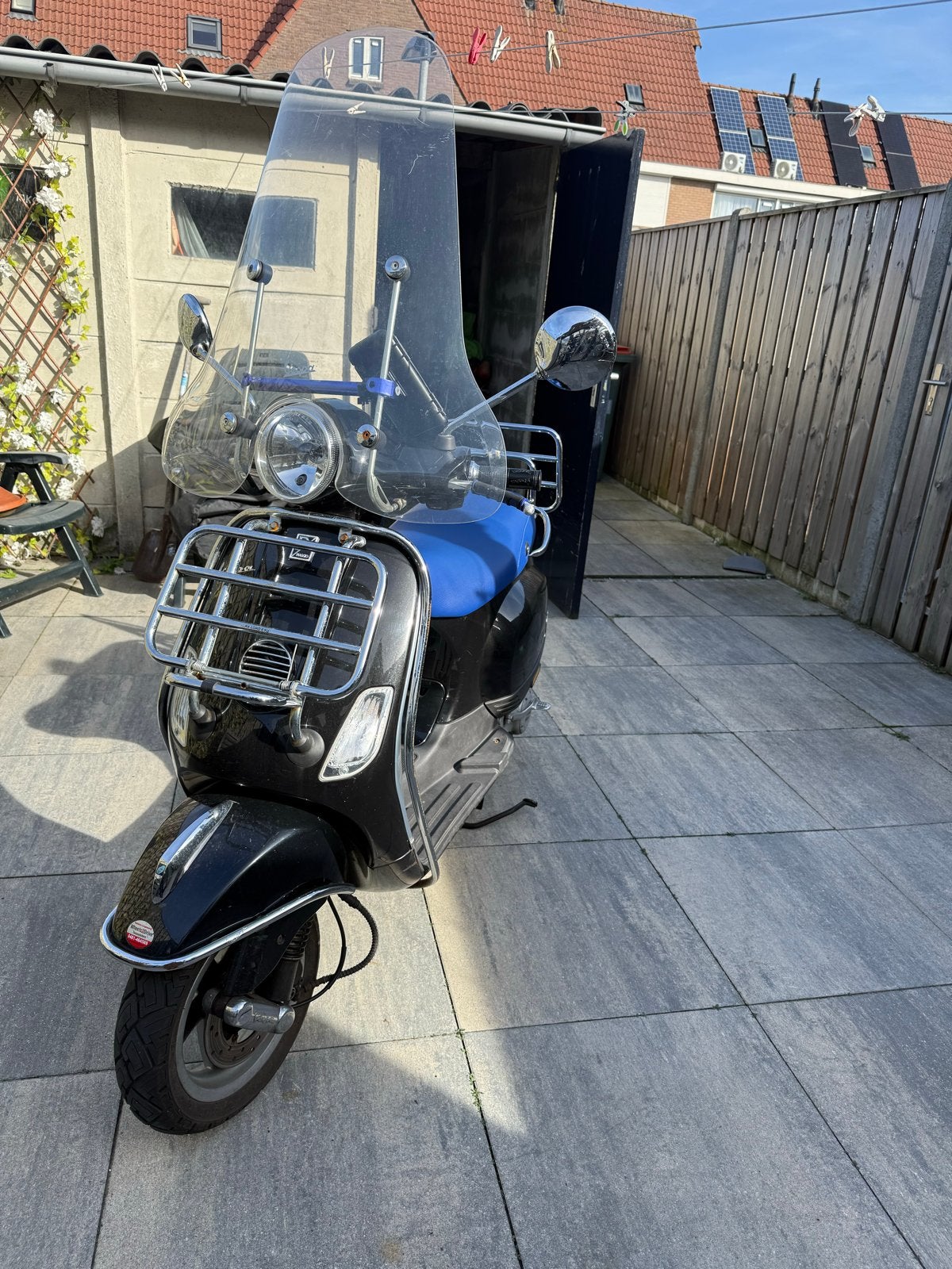 Vespa LX50 4T uit 2010 - Zwart met blauw zadel, Ophalen, Gebruikt, Benzine, Vespa