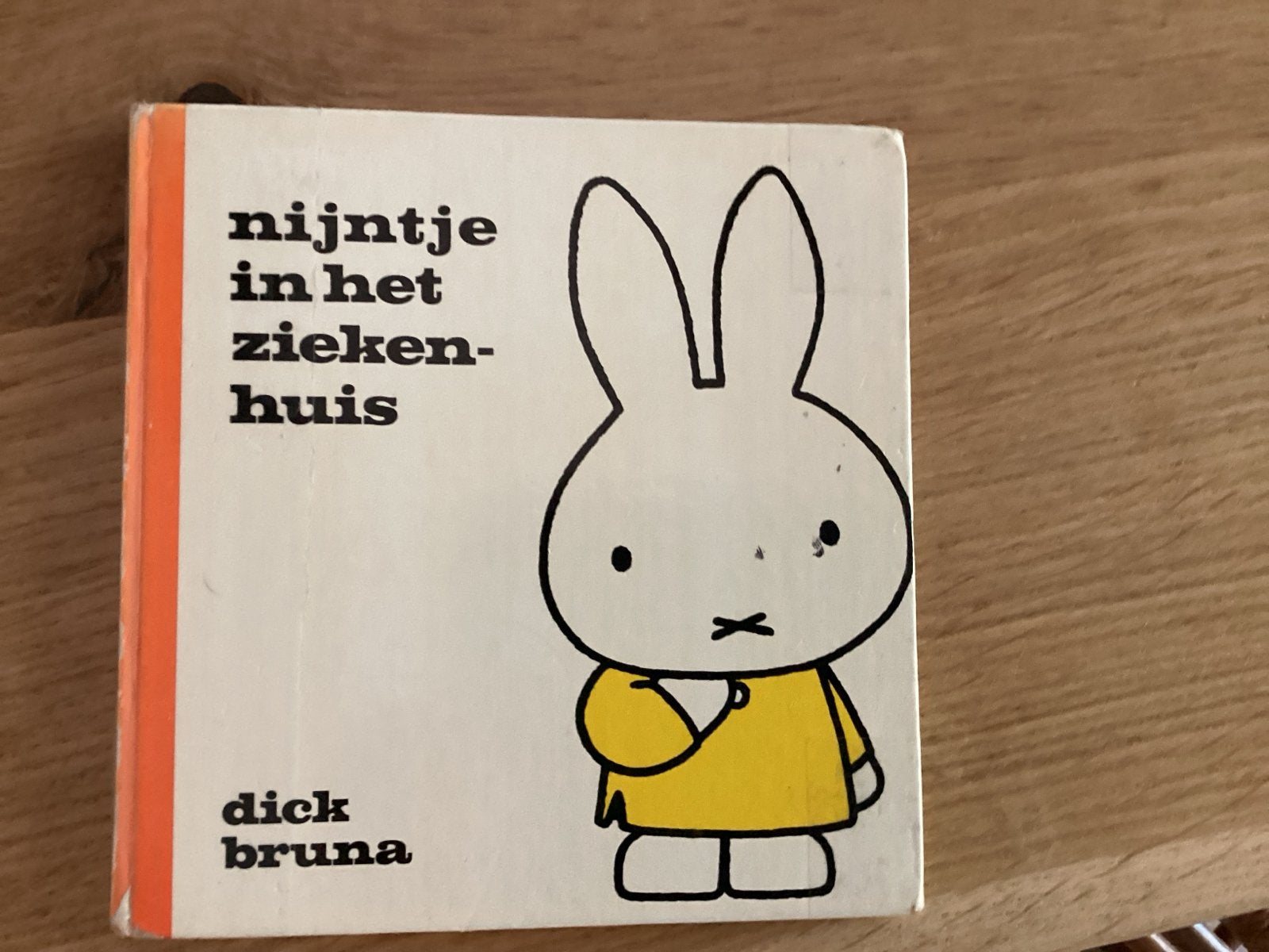 Nijntje in het ziekenhuis - Dick Bruna, Fictie algemeen, Jongen of Meisje, Voorleesboek, 4 jaar