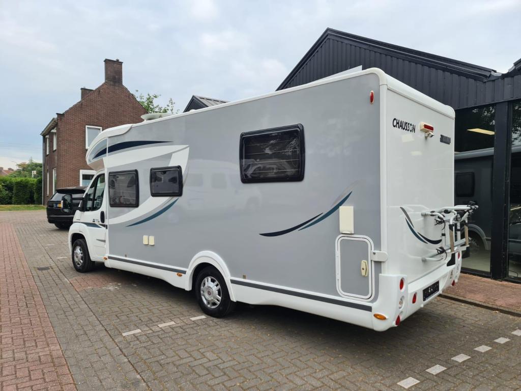 Chausson Titanium Ti 79 EB Queensbed Airco 35000 km Euro 5, Caravans en Kamperen, Campers, Ringverwarming, Koelkast, Fiat, Luifel