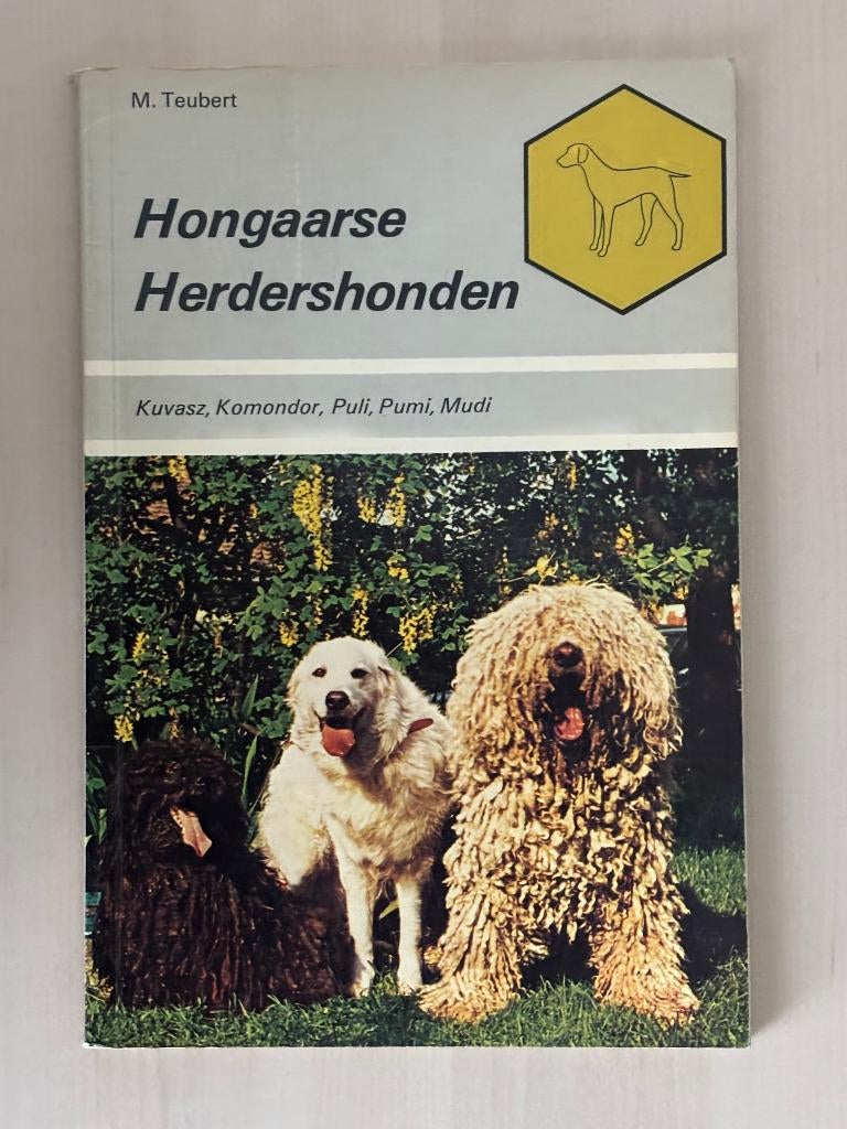 Hongaarse Herdershonden boek, Ophalen of Verzenden, Gelezen, Honden